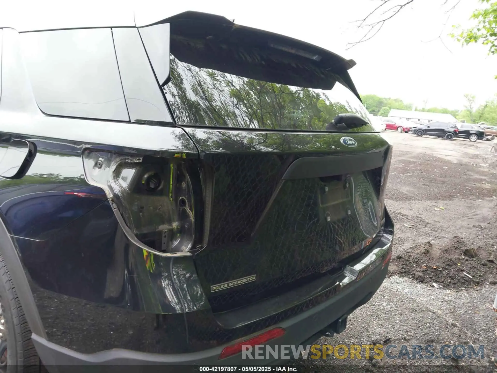 16 Photograph of a damaged car 1FM5K8AB4MGC02122 FORD POLICE INTERCEPTOR 2021