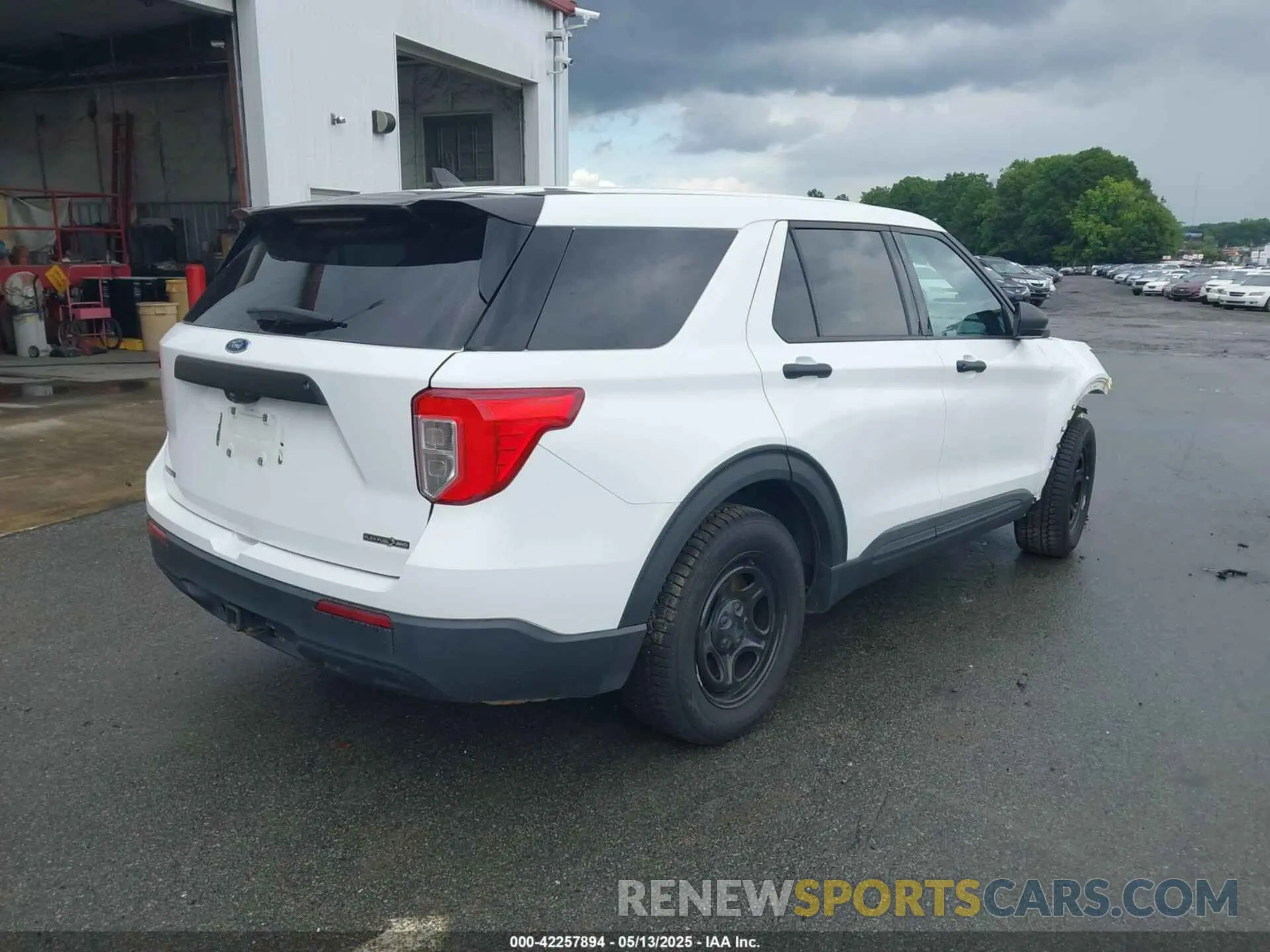 4 Photograph of a damaged car 1FM5K8AB4MGC31524 FORD POLICE INTERCEPTOR 2021