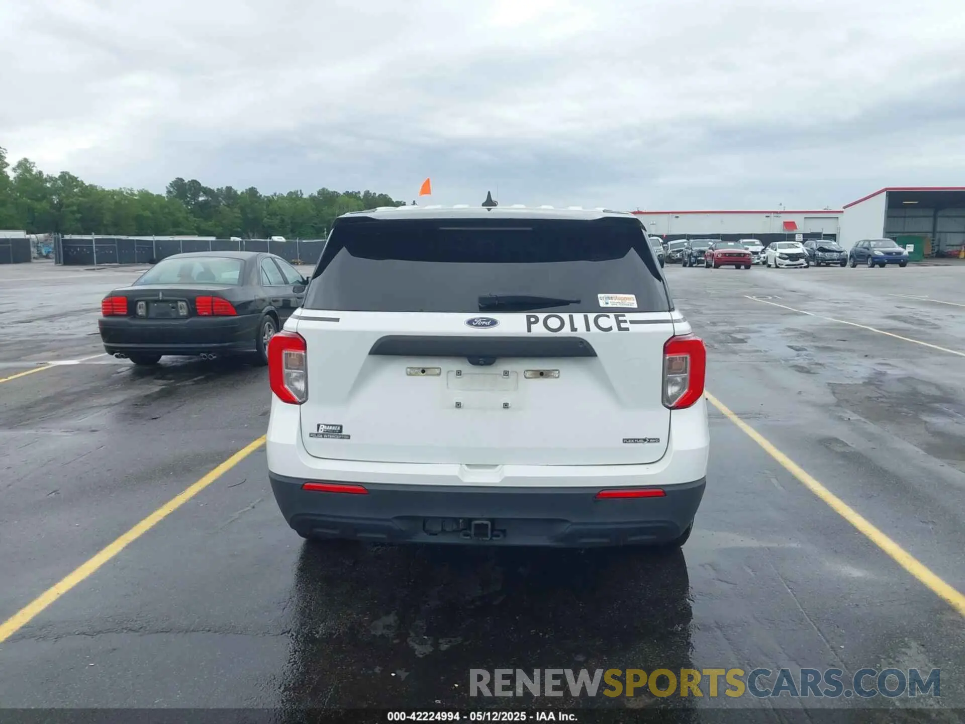 17 Photograph of a damaged car 1FM5K8AB5MGA19375 FORD POLICE INTERCEPTOR 2021