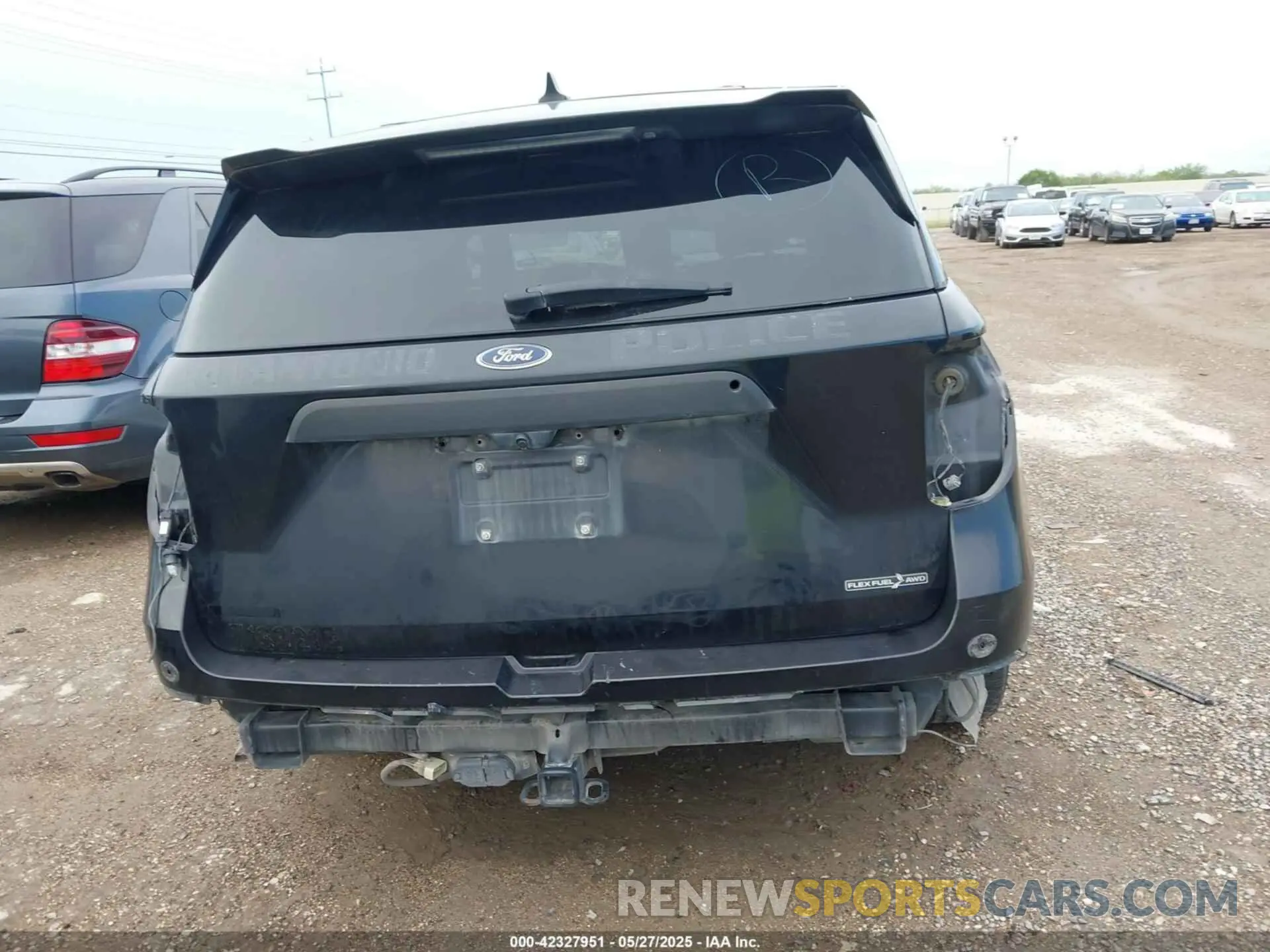 16 Photograph of a damaged car 1FM5K8AB5MGB99148 FORD POLICE INTERCEPTOR 2021