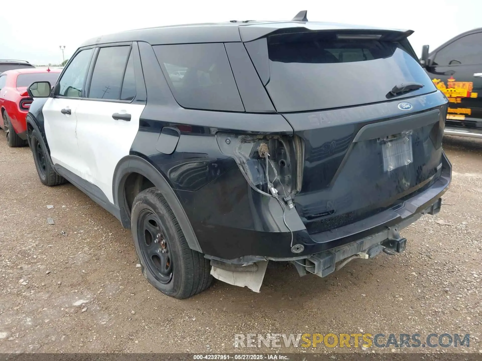 3 Photograph of a damaged car 1FM5K8AB5MGB99148 FORD POLICE INTERCEPTOR 2021