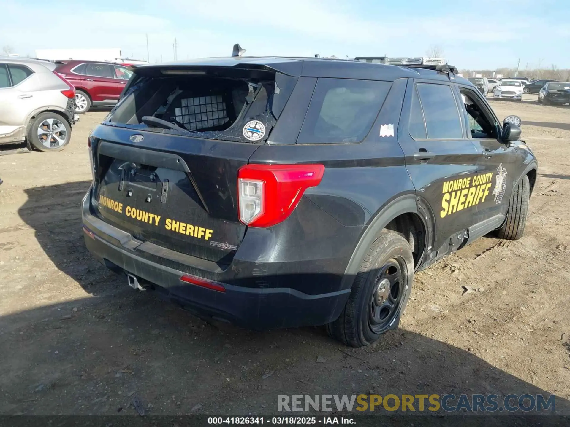 4 Photograph of a damaged car 1FM5K8AB8MGB61560 FORD POLICE INTERCEPTOR 2021