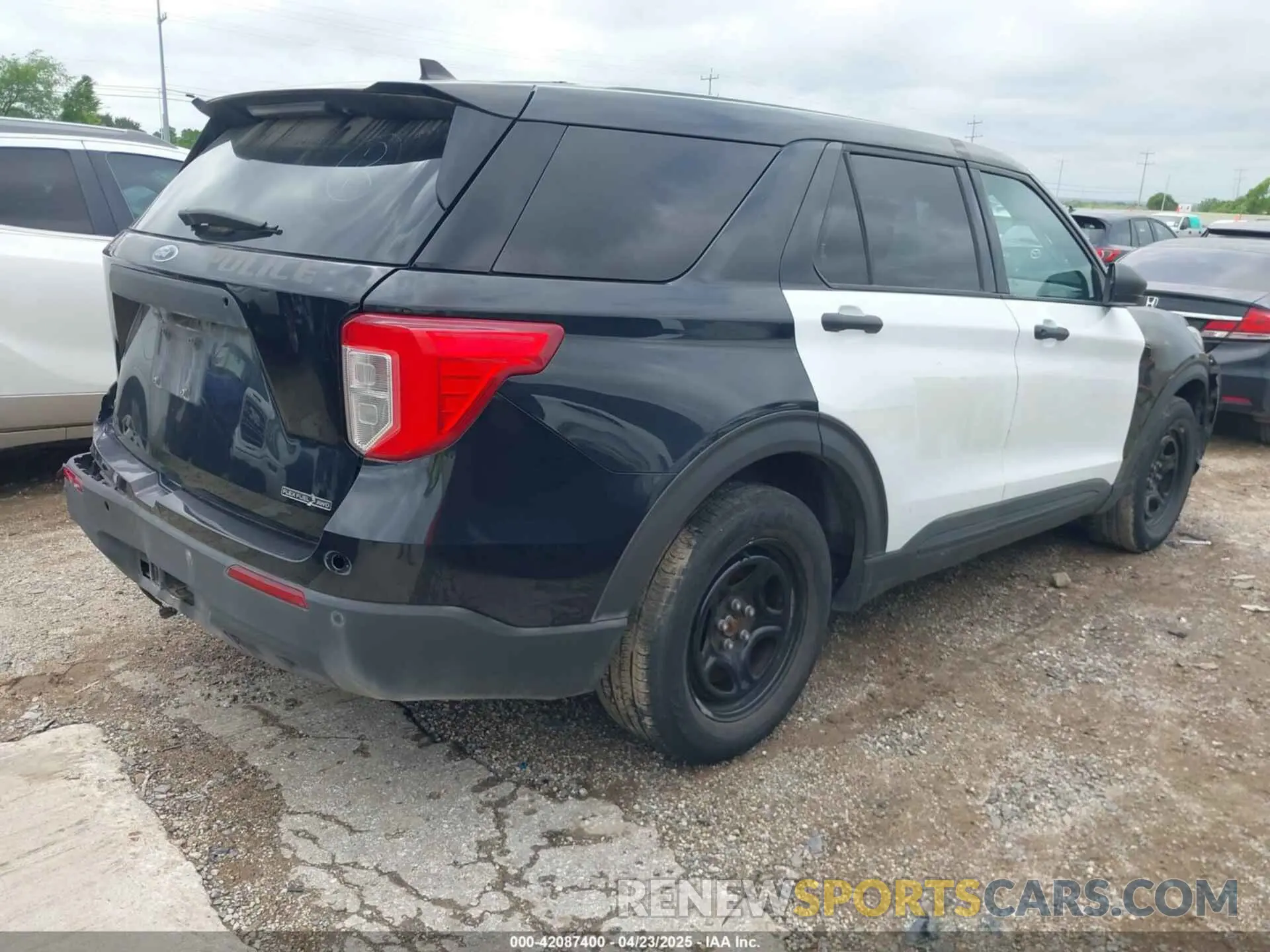 4 Photograph of a damaged car 1FM5K8ABXMGA46944 FORD POLICE INTERCEPTOR 2021
