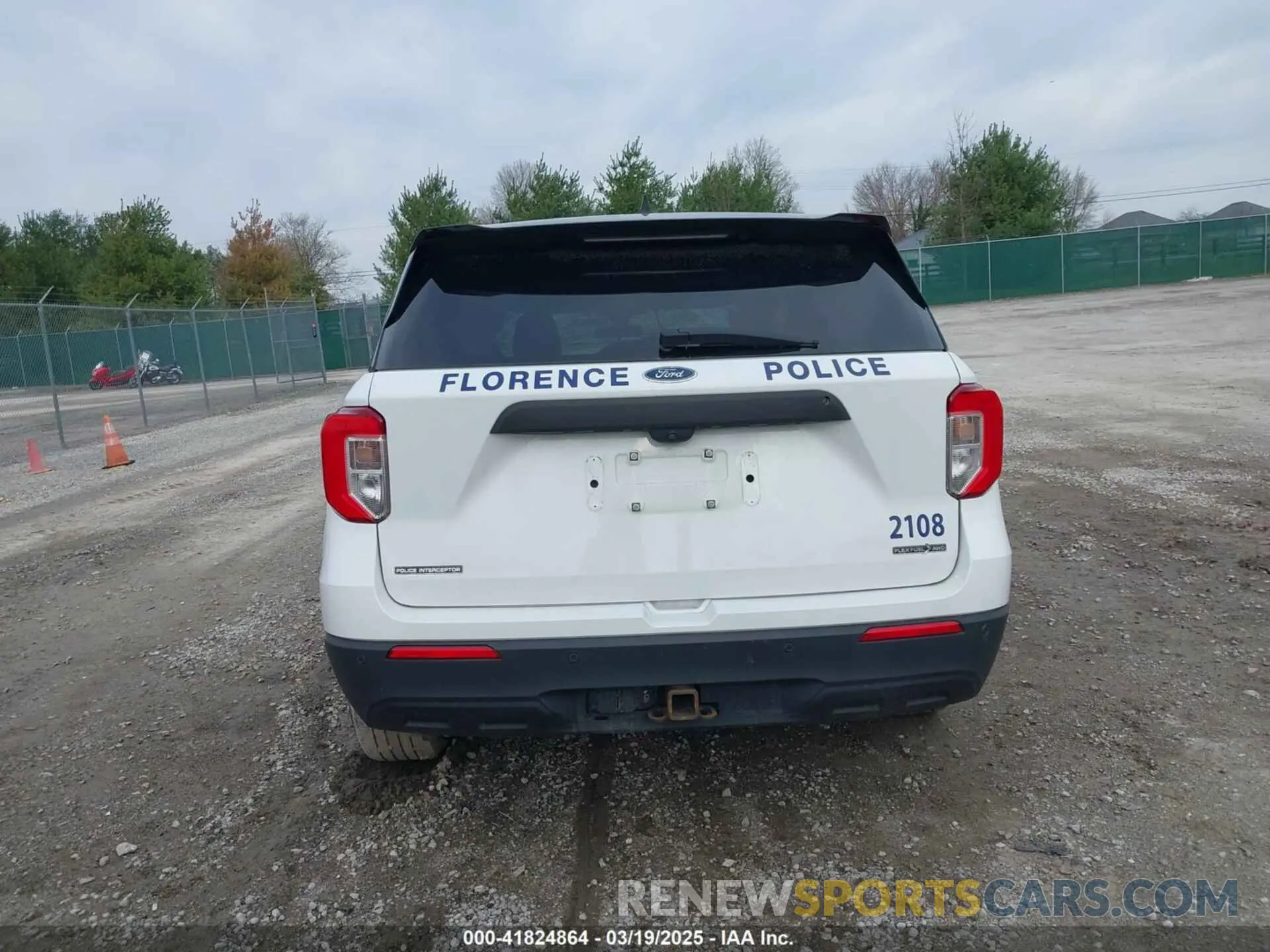 16 Photograph of a damaged car 1FM5K8ABXMGB83544 FORD POLICE INTERCEPTOR 2021
