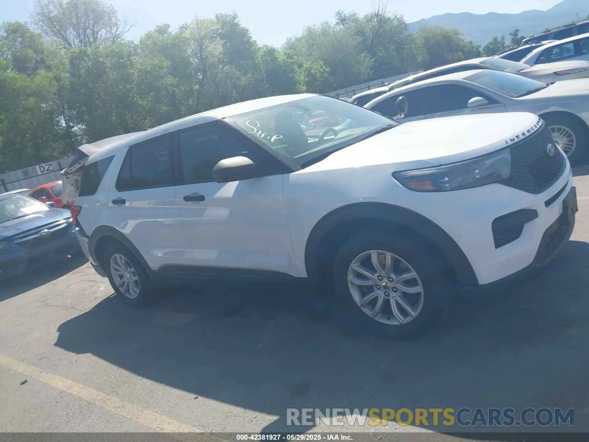 13 Photograph of a damaged car 1FM5K8AC7MGC20798 FORD POLICE INTERCEPTOR 2021