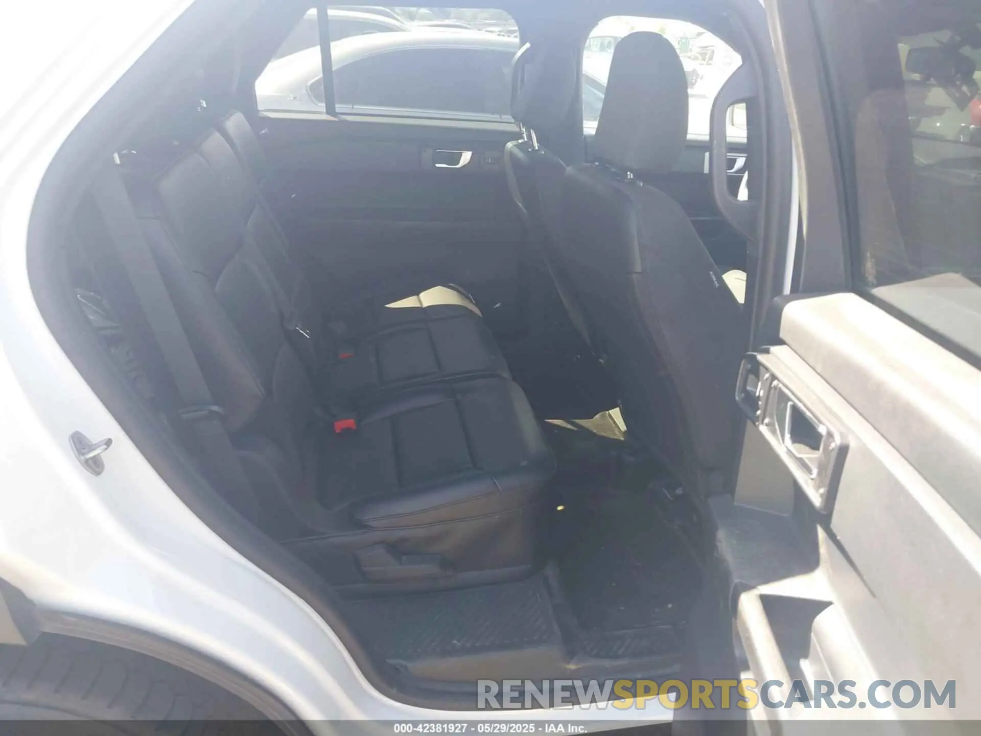 8 Photograph of a damaged car 1FM5K8AC7MGC20798 FORD POLICE INTERCEPTOR 2021