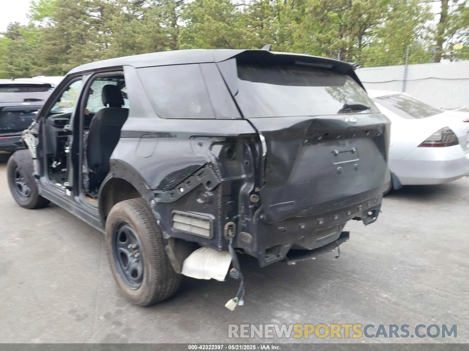3 Photograph of a damaged car 1FM5K8AW9MNA01153 FORD POLICE INTERCEPTOR 2021