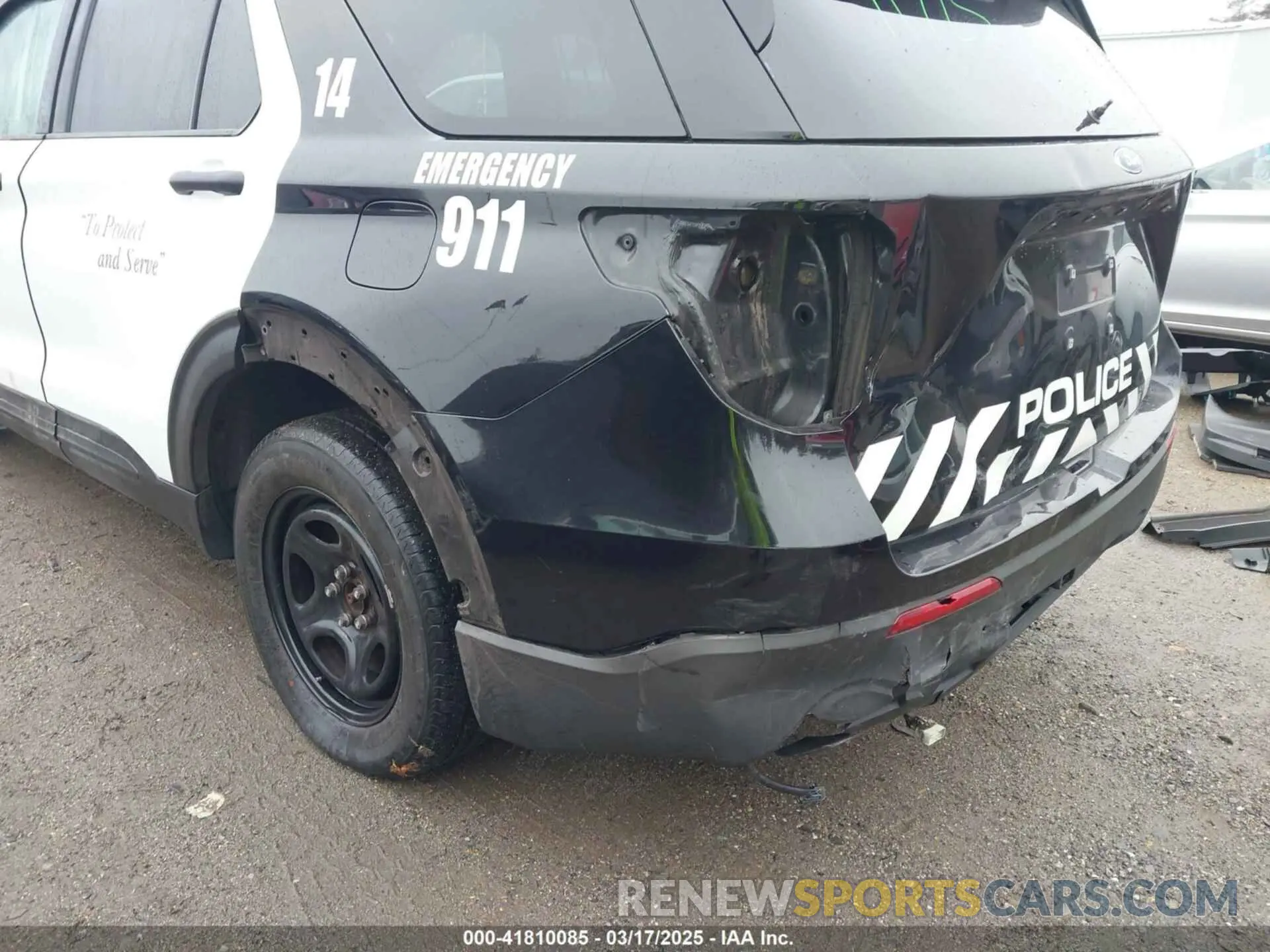 18 Photograph of a damaged car 1FM5K8AB0NGA54438 FORD POLICE INTERCEPTOR 2022