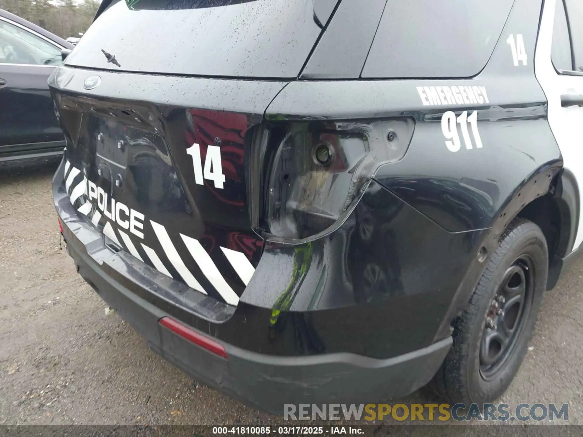 19 Photograph of a damaged car 1FM5K8AB0NGA54438 FORD POLICE INTERCEPTOR 2022