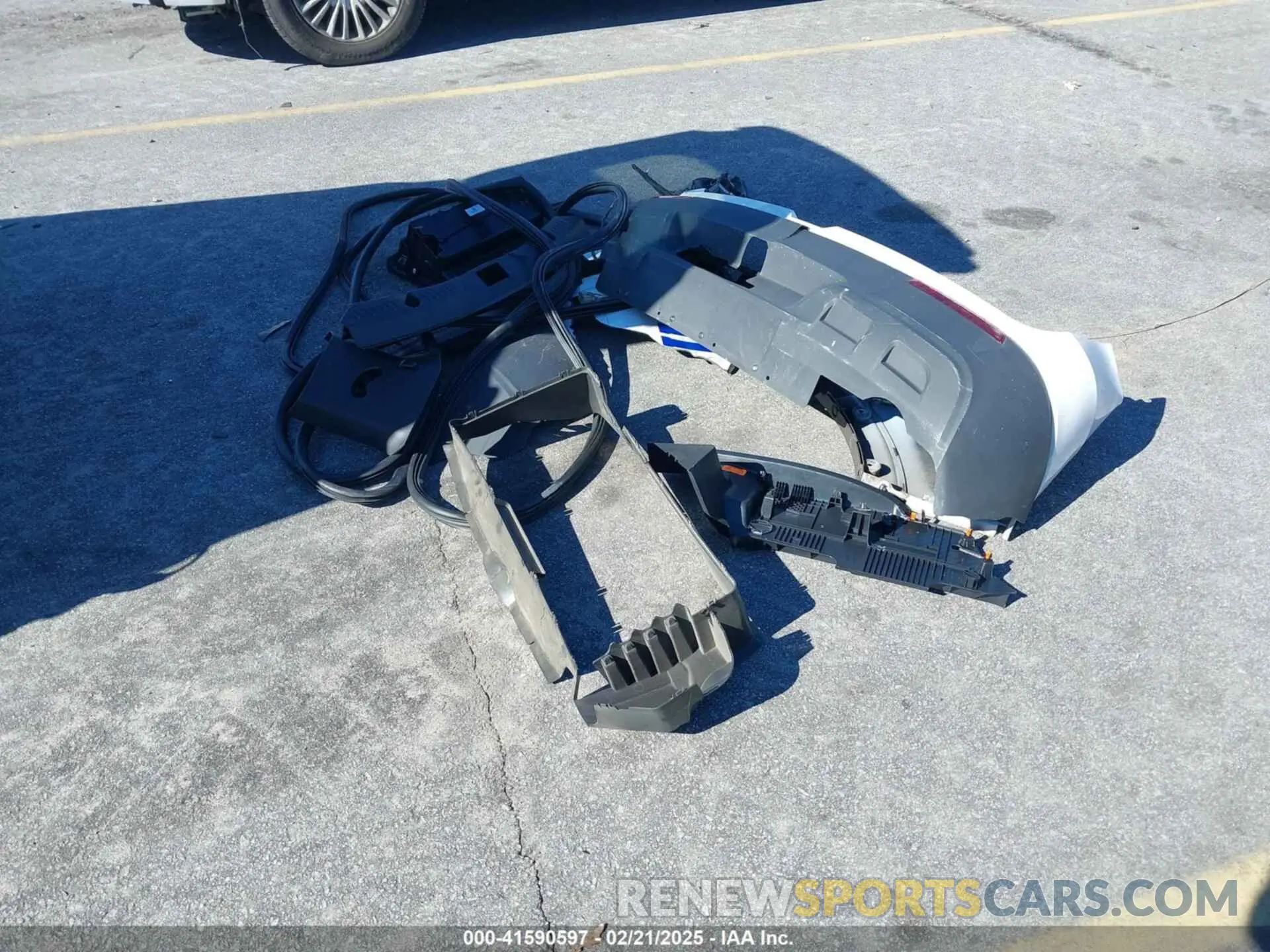 12 Photograph of a damaged car 1FM5K8AB1NGA40399 FORD POLICE INTERCEPTOR 2022