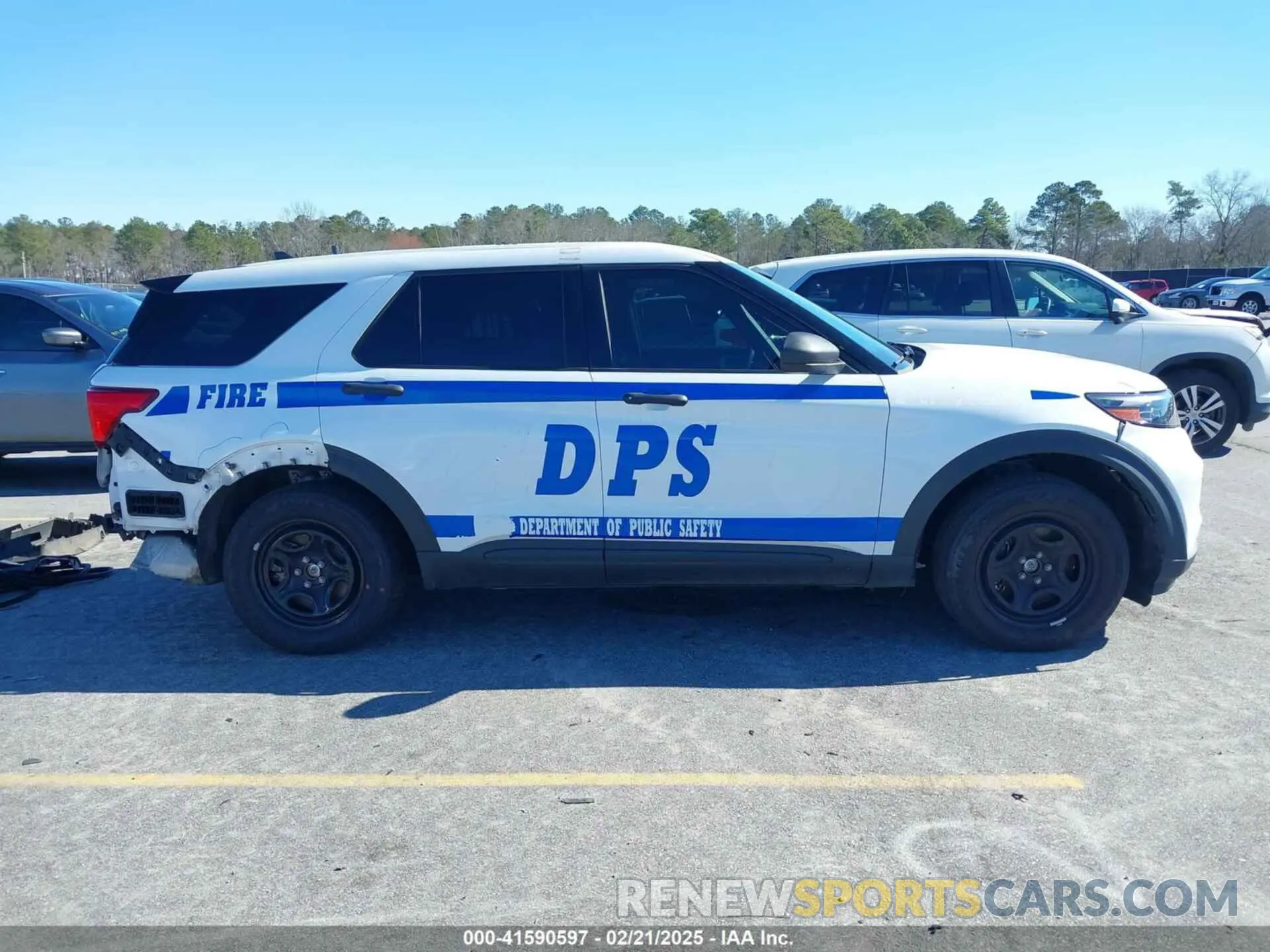 14 Photograph of a damaged car 1FM5K8AB1NGA40399 FORD POLICE INTERCEPTOR 2022