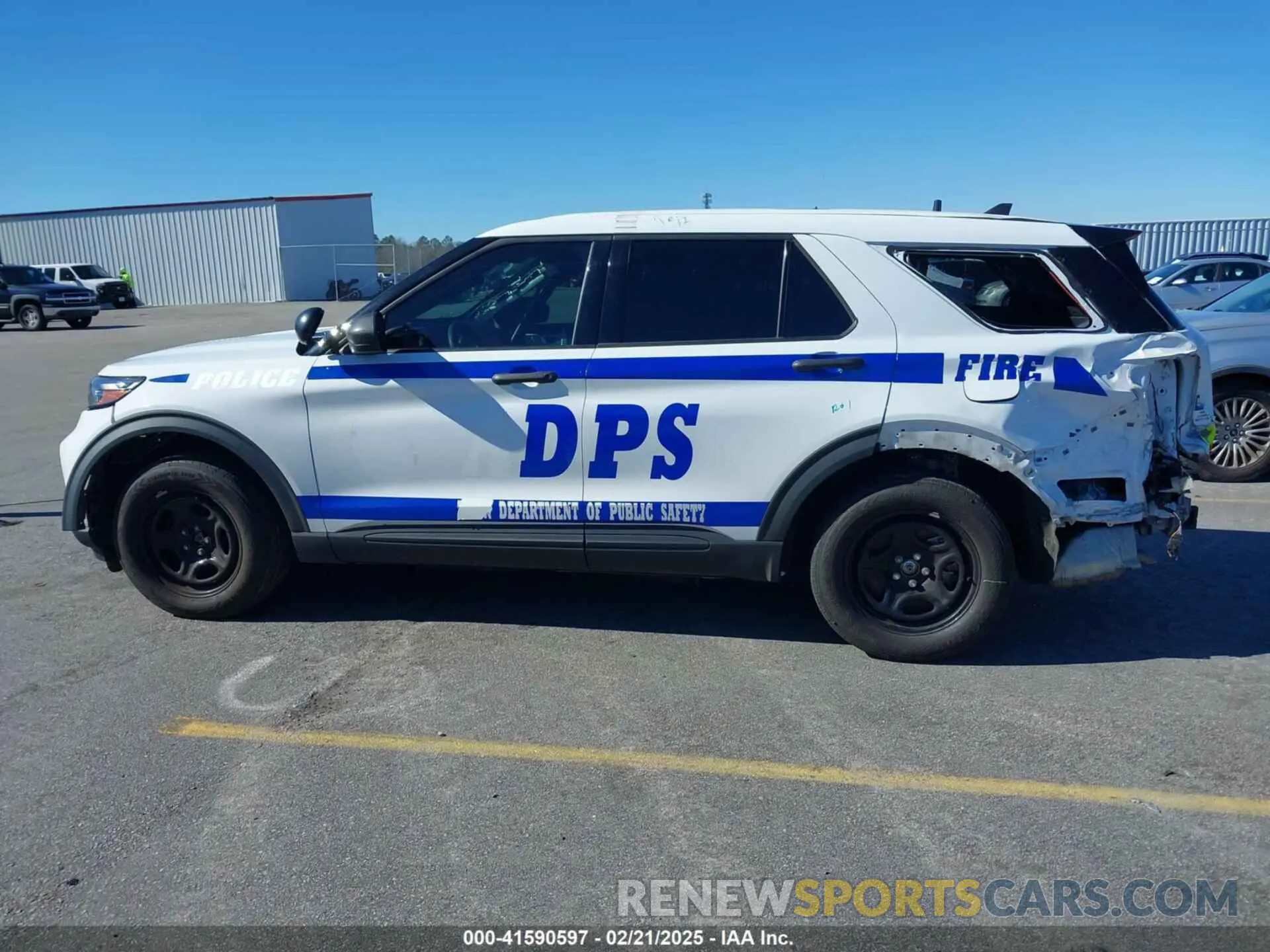 15 Photograph of a damaged car 1FM5K8AB1NGA40399 FORD POLICE INTERCEPTOR 2022