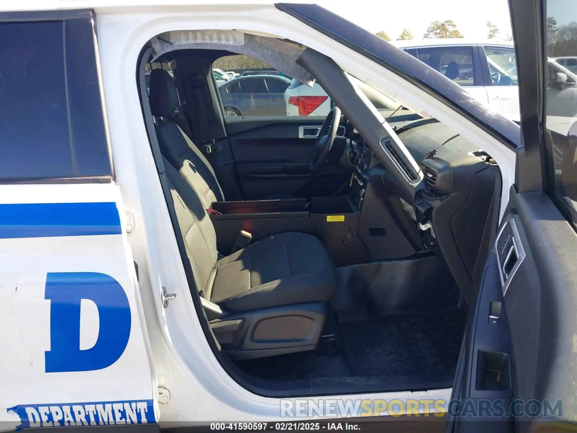 5 Photograph of a damaged car 1FM5K8AB1NGA40399 FORD POLICE INTERCEPTOR 2022