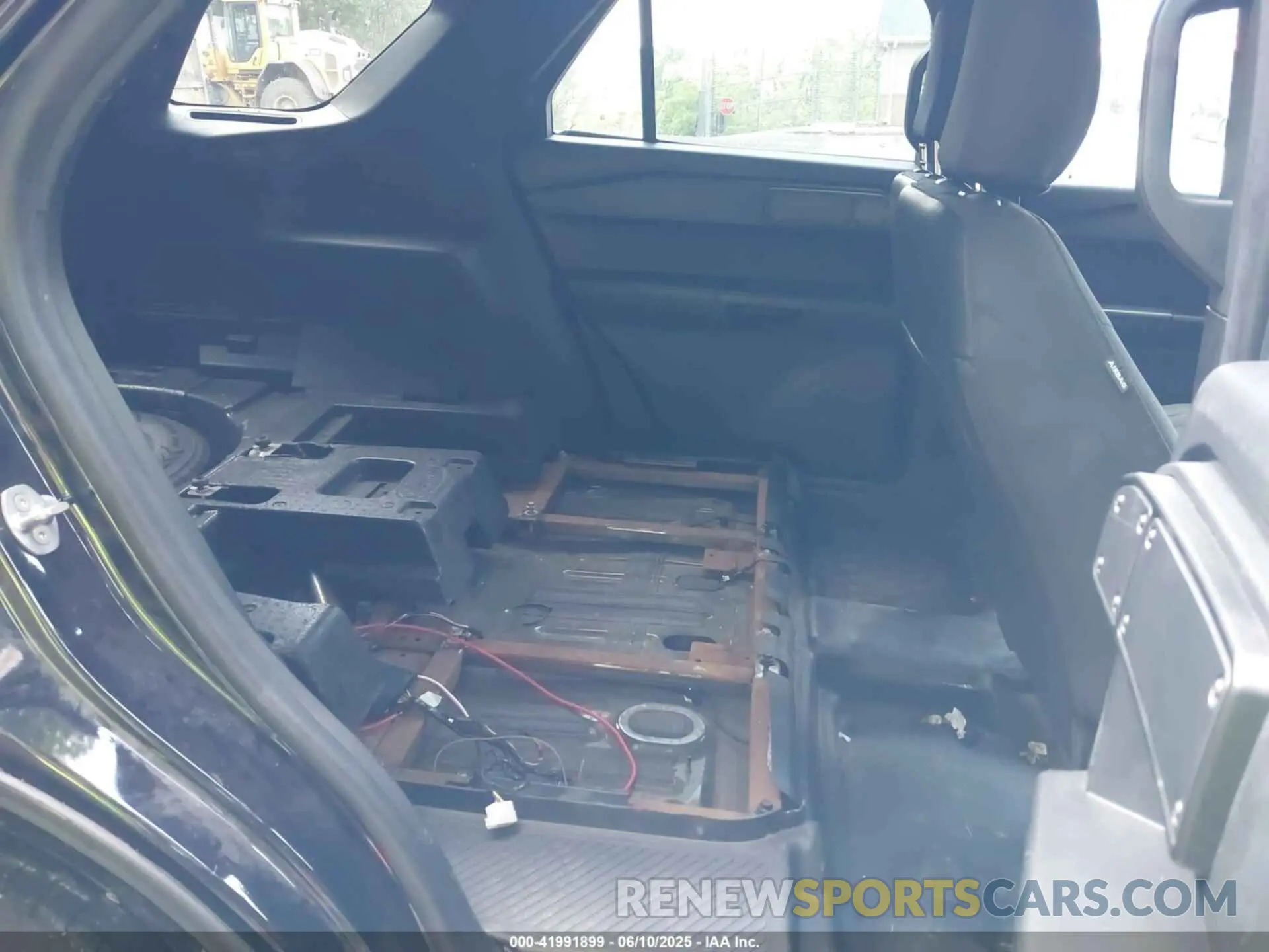 8 Photograph of a damaged car 1FM5K8AB2NGB76864 FORD POLICE INTERCEPTOR 2022