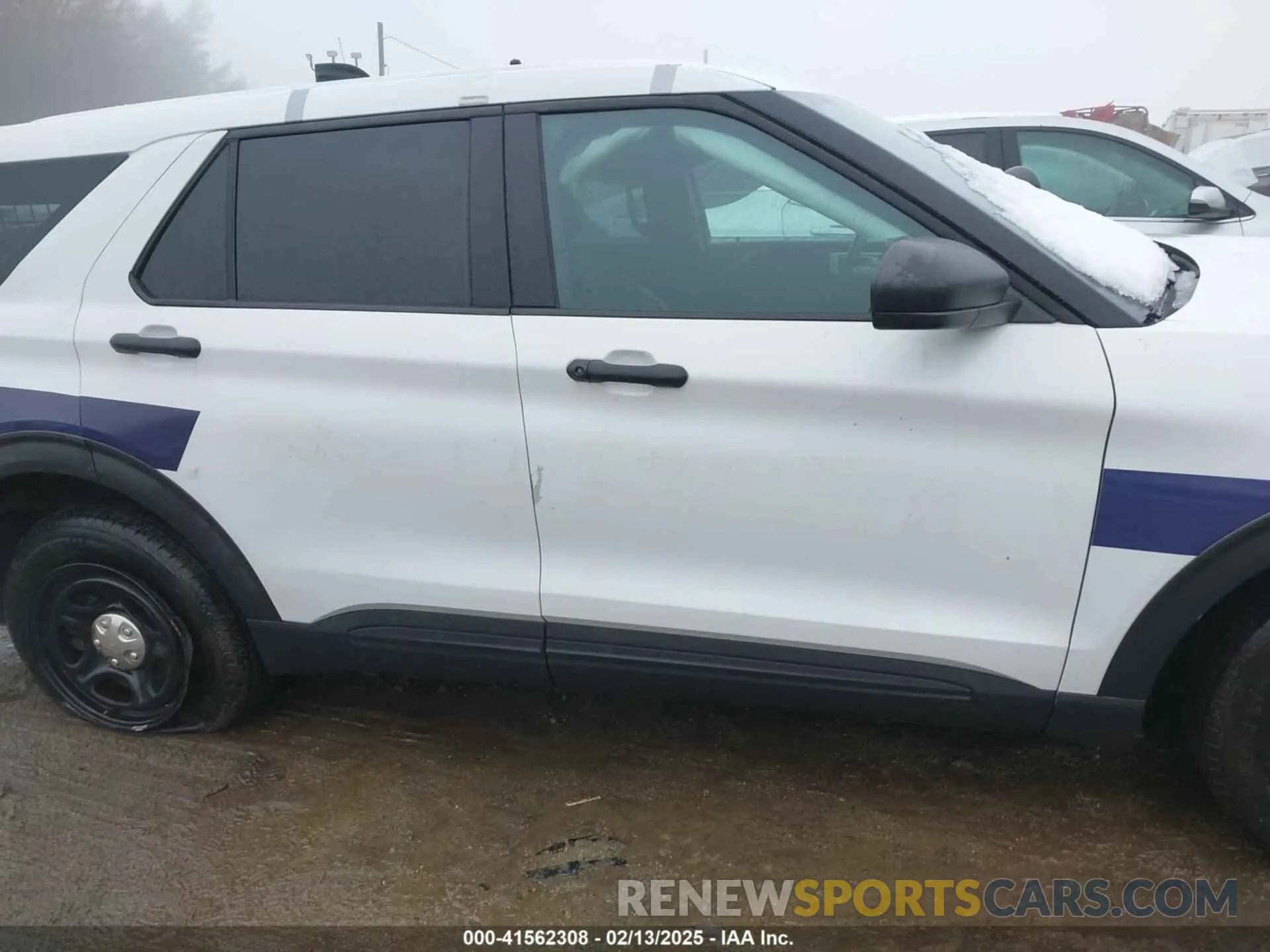 13 Photograph of a damaged car 1FM5K8AB5NGA54483 FORD POLICE INTERCEPTOR 2022