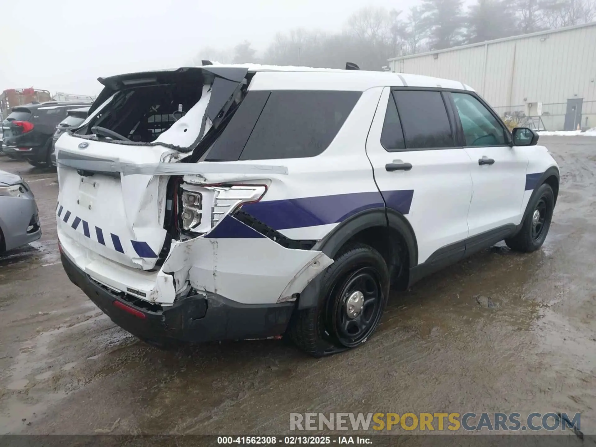 4 Photograph of a damaged car 1FM5K8AB5NGA54483 FORD POLICE INTERCEPTOR 2022