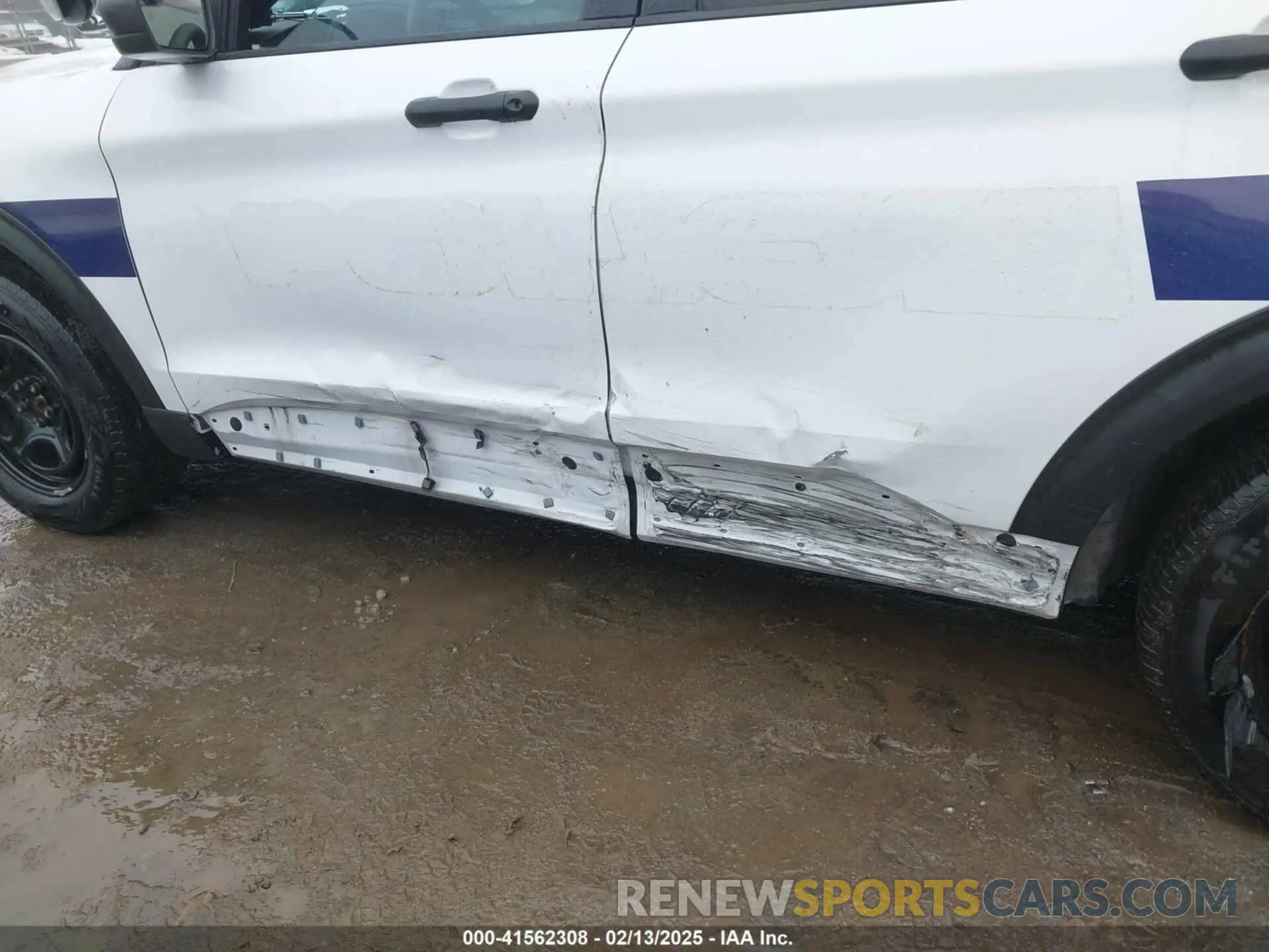 6 Photograph of a damaged car 1FM5K8AB5NGA54483 FORD POLICE INTERCEPTOR 2022