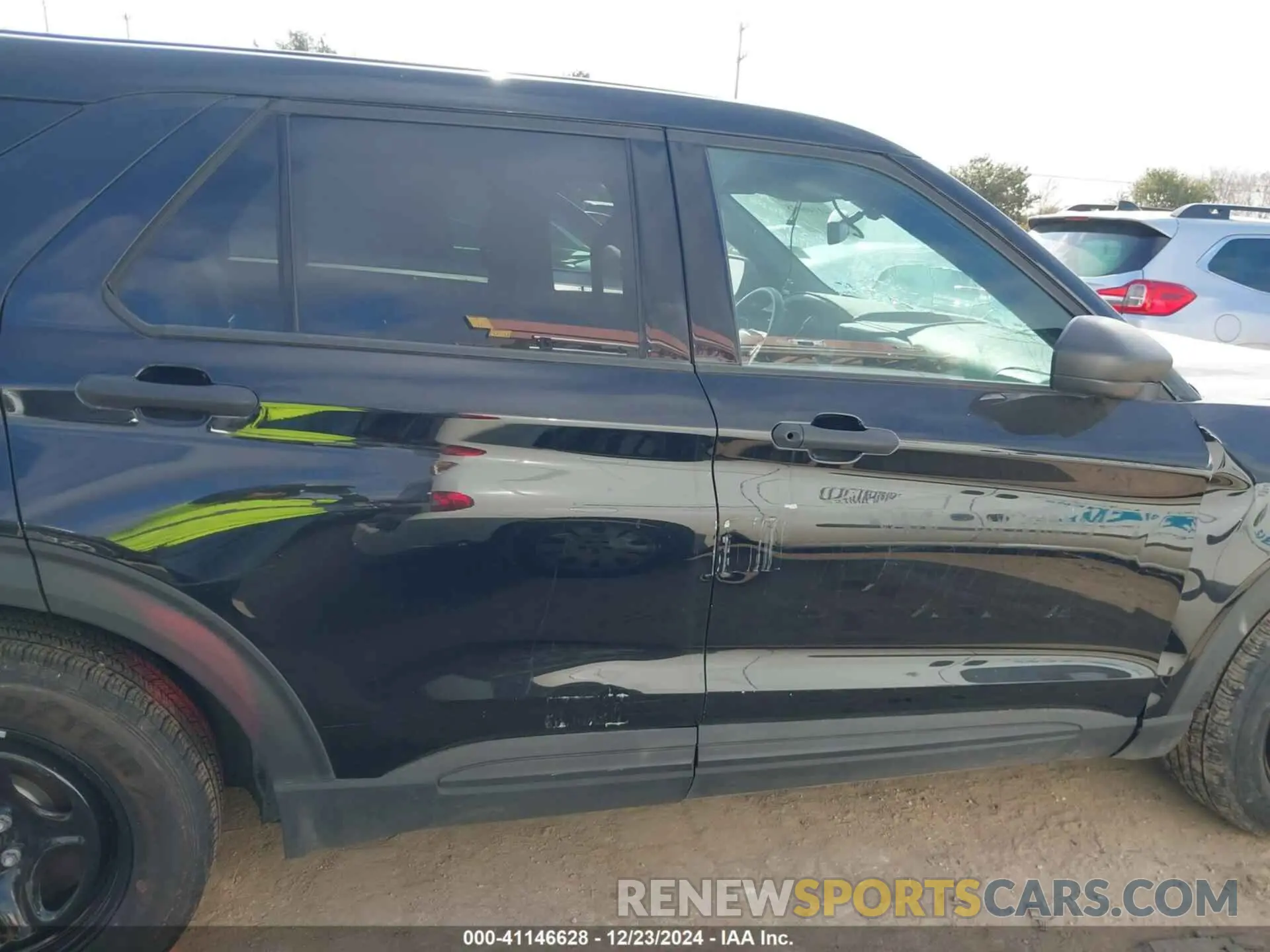 12 Photograph of a damaged car 1FM5K8AB5NGC23658 FORD POLICE INTERCEPTOR 2022