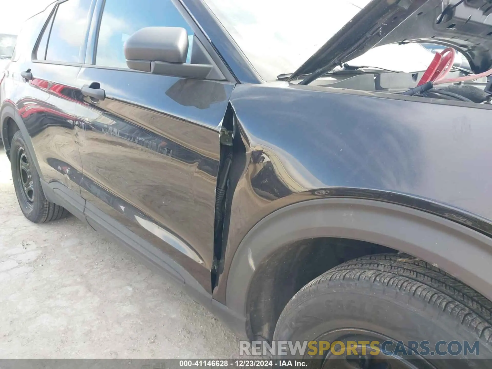 16 Photograph of a damaged car 1FM5K8AB5NGC23658 FORD POLICE INTERCEPTOR 2022
