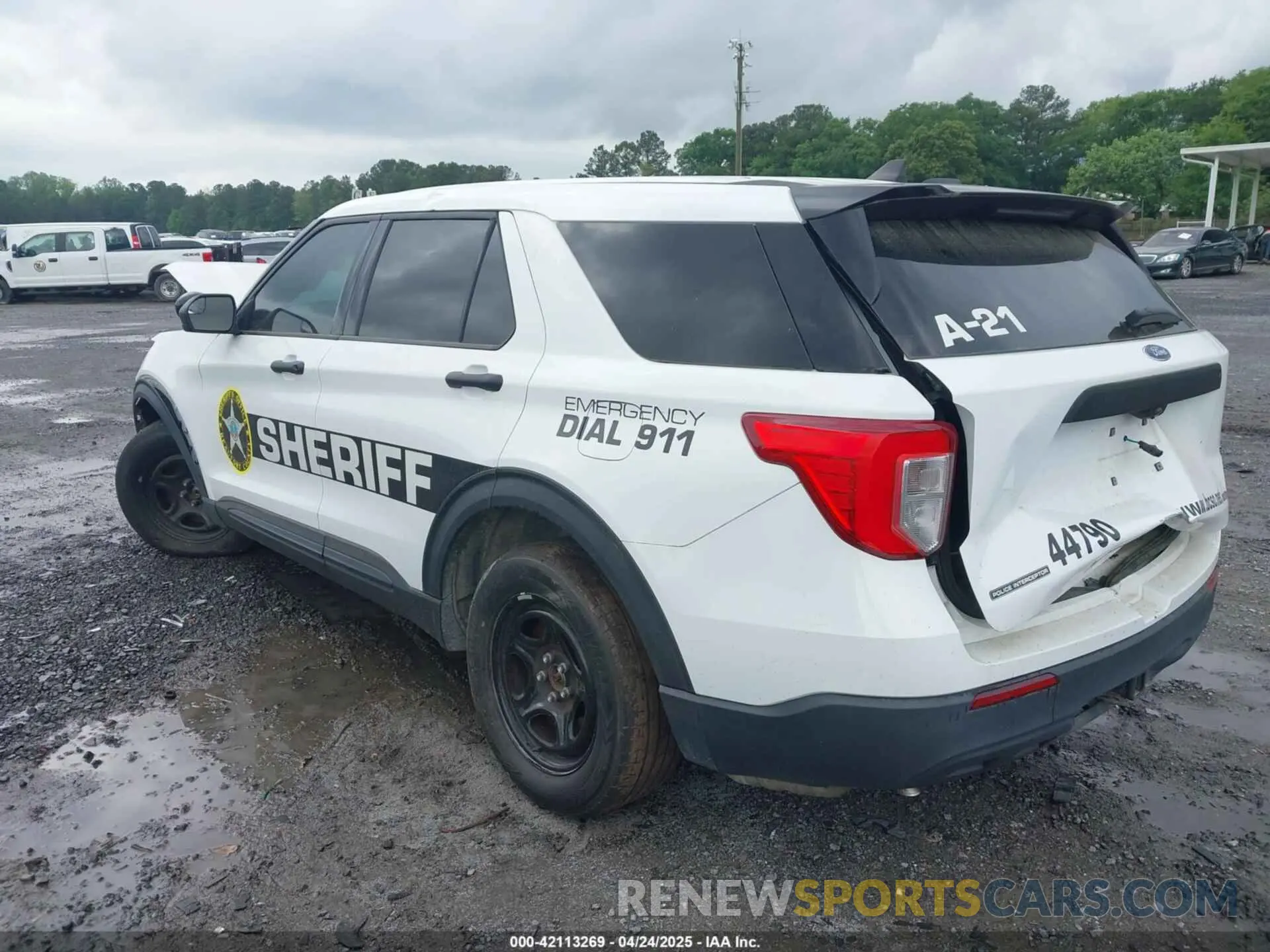 3 Photograph of a damaged car 1FM5K8AB6NGA40303 FORD POLICE INTERCEPTOR 2022
