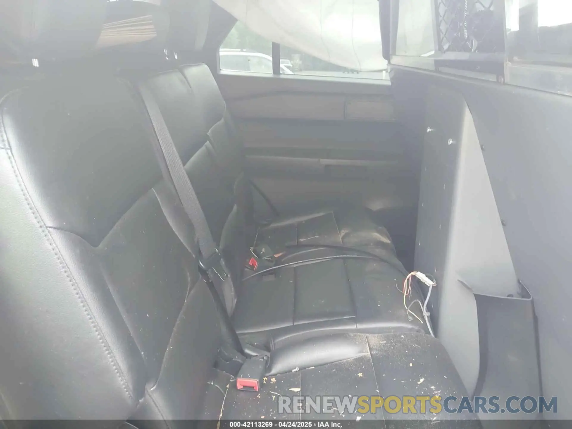 8 Photograph of a damaged car 1FM5K8AB6NGA40303 FORD POLICE INTERCEPTOR 2022