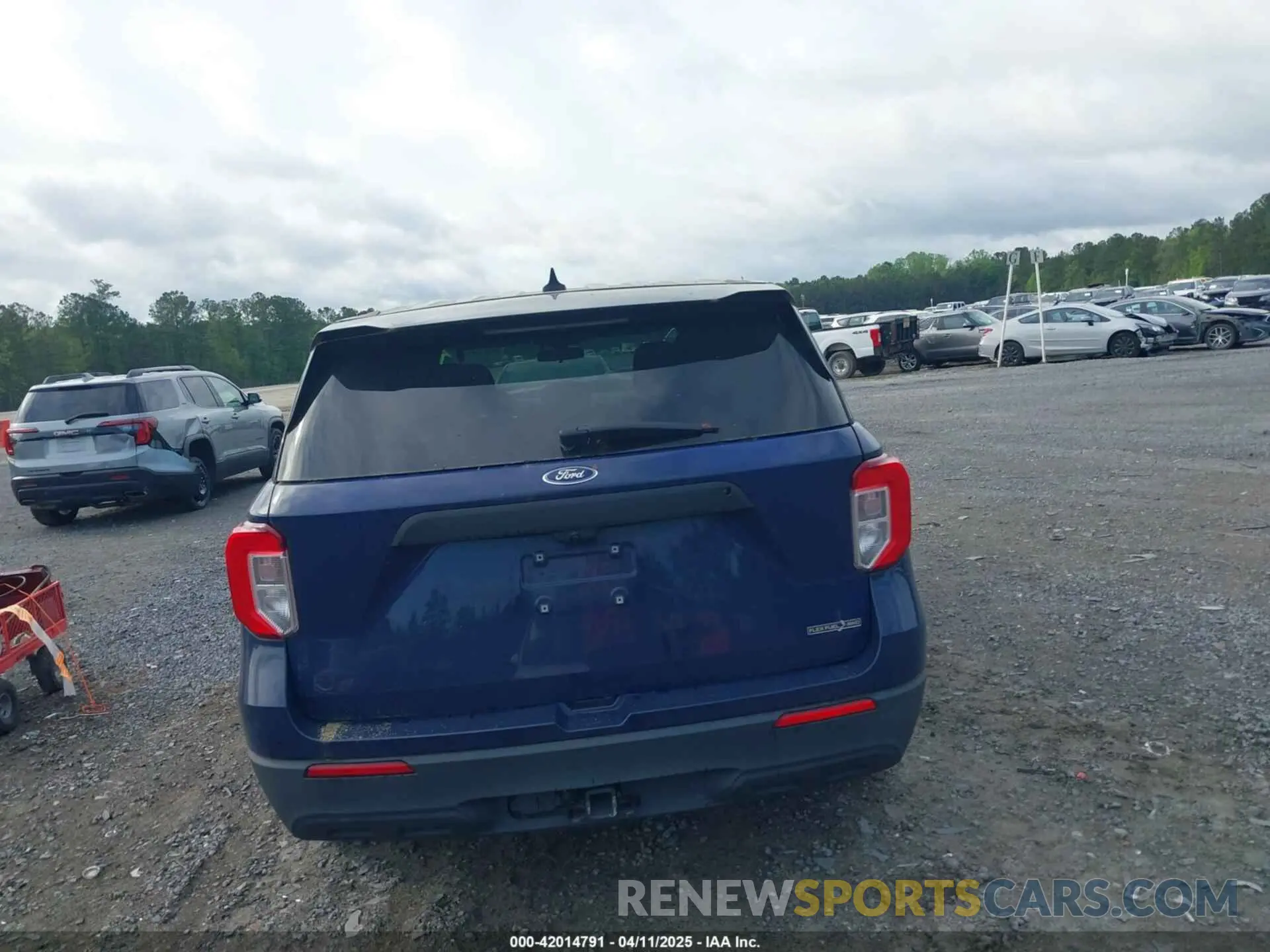 16 Photograph of a damaged car 1FM5K8AB7NGA01803 FORD POLICE INTERCEPTOR 2022