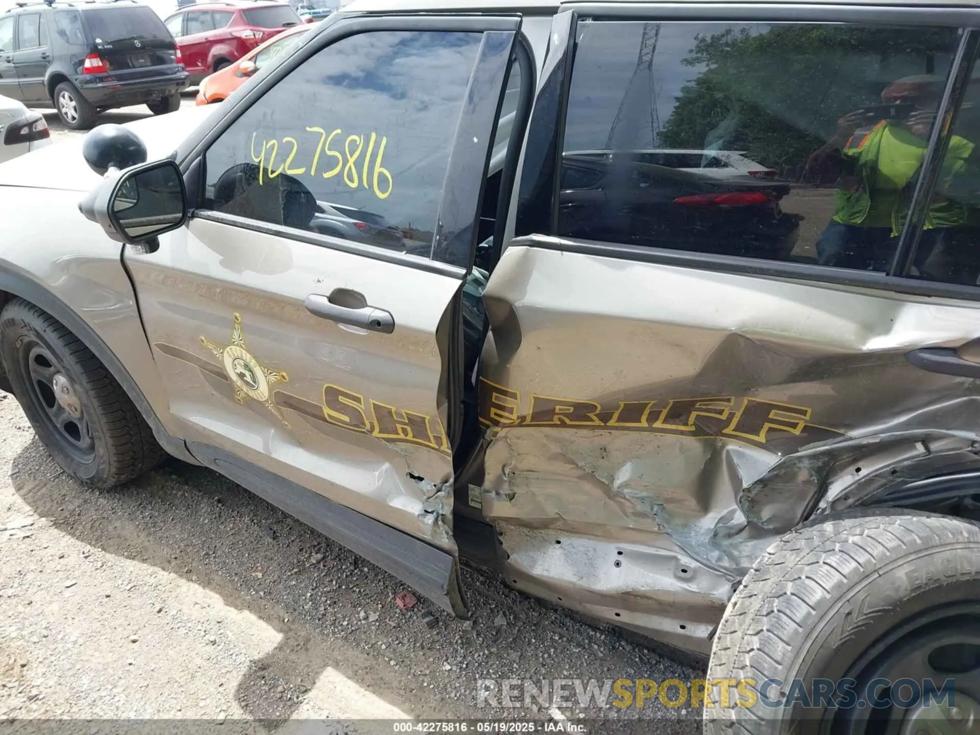 18 Photograph of a damaged car 1FM5K8AB7NGB33346 FORD POLICE INTERCEPTOR 2022