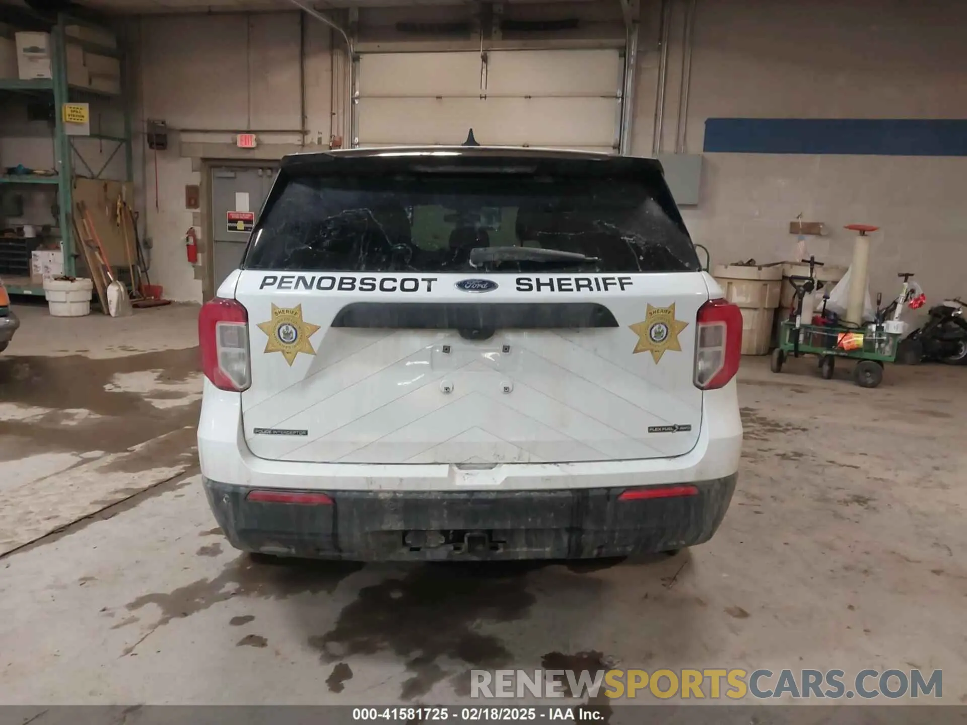 16 Photograph of a damaged car 1FM5K8AB7NGB73250 FORD POLICE INTERCEPTOR 2022