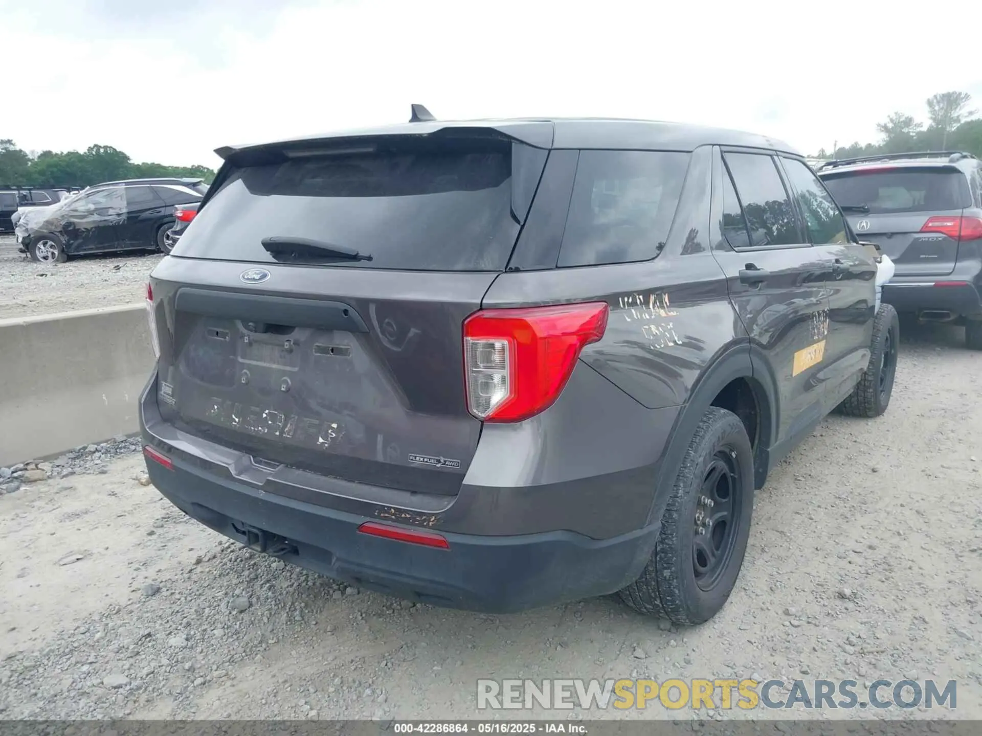 4 Photograph of a damaged car 1FM5K8AB8NGB18547 FORD POLICE INTERCEPTOR 2022