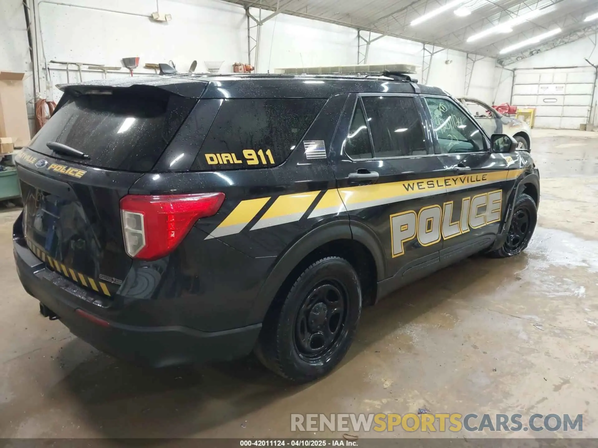 4 Photograph of a damaged car 1FM5K8AB9NGA00278 FORD POLICE INTERCEPTOR 2022