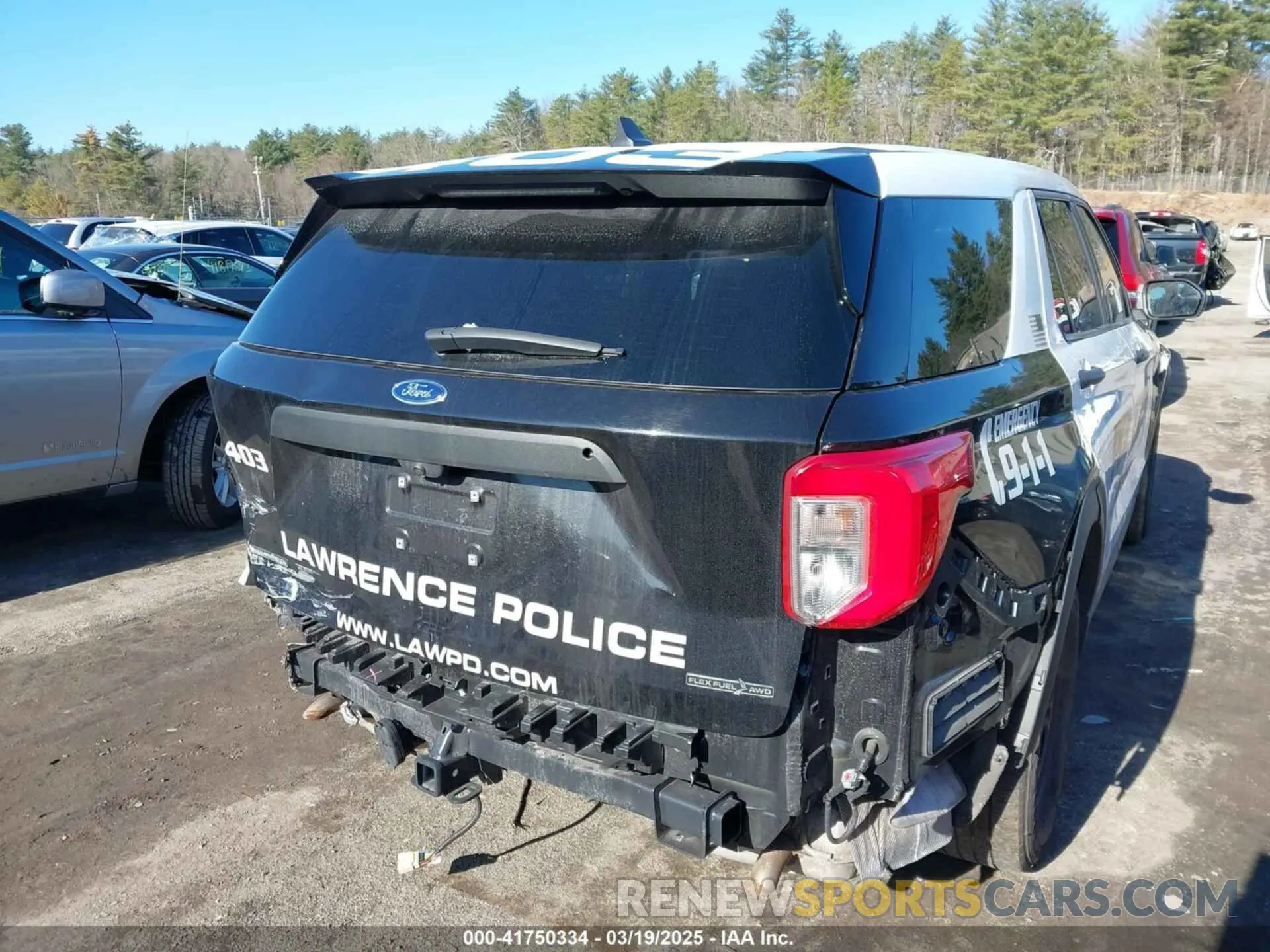 16 Photograph of a damaged car 1FM5K8AB9NGA01978 FORD POLICE INTERCEPTOR 2022