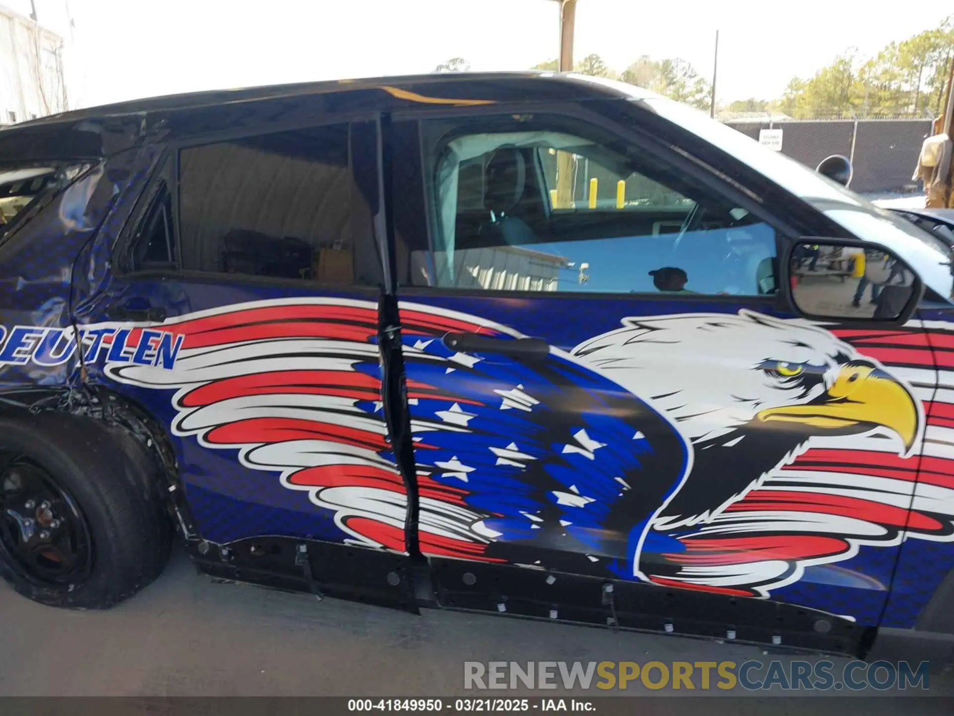 13 Photograph of a damaged car 1FM5K8AC1NGB17619 FORD POLICE INTERCEPTOR 2022