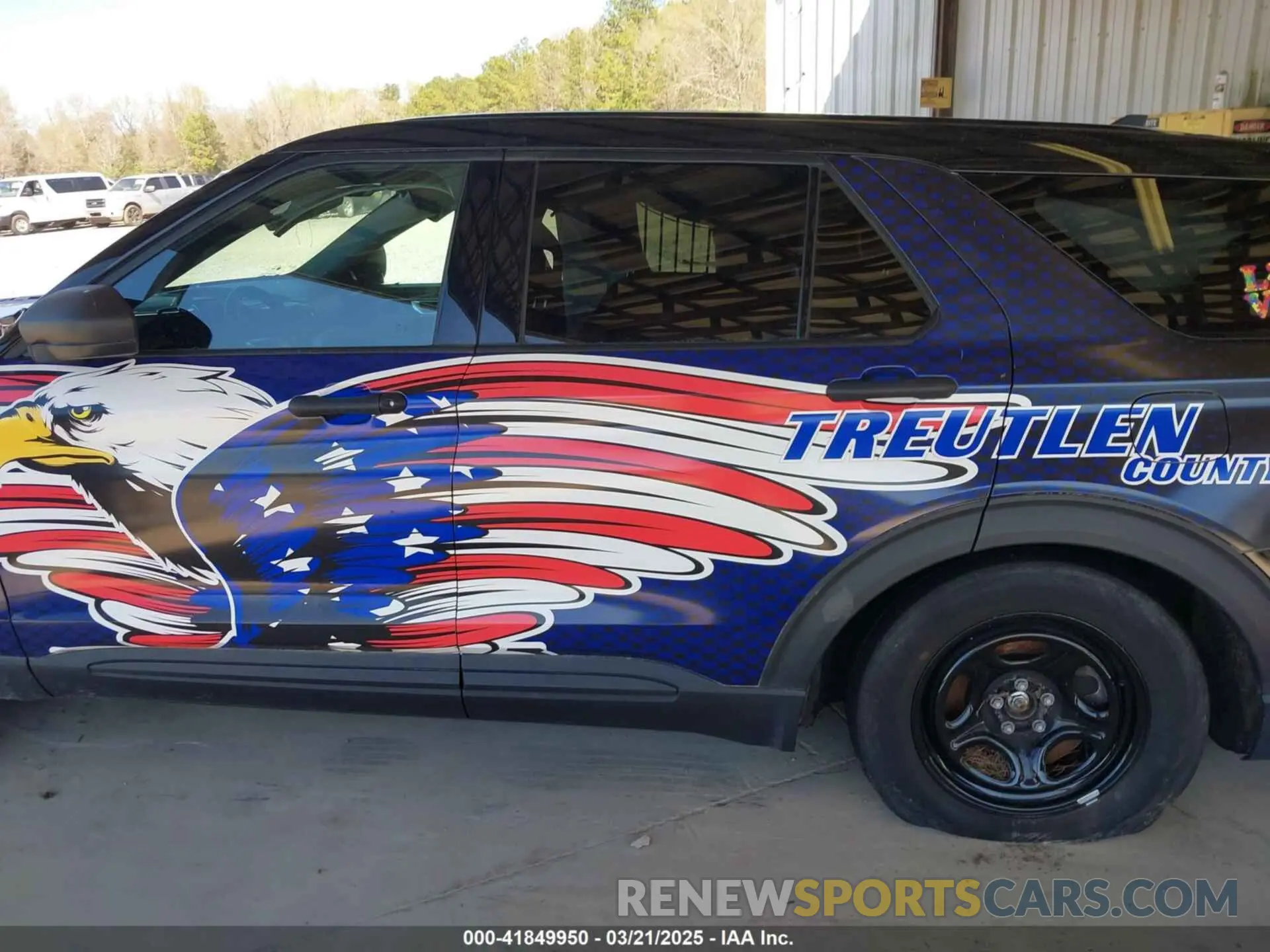 14 Photograph of a damaged car 1FM5K8AC1NGB17619 FORD POLICE INTERCEPTOR 2022