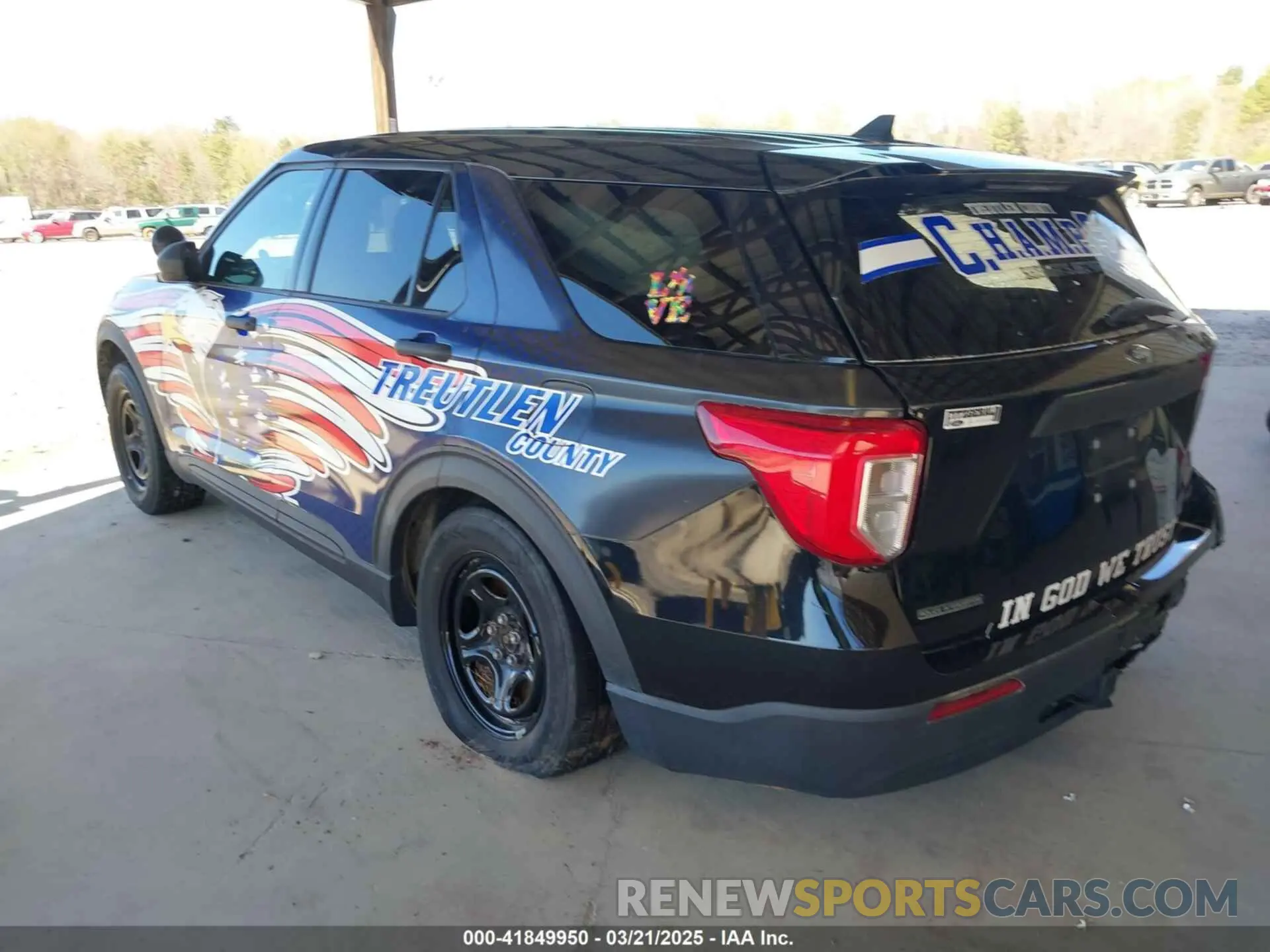 3 Photograph of a damaged car 1FM5K8AC1NGB17619 FORD POLICE INTERCEPTOR 2022