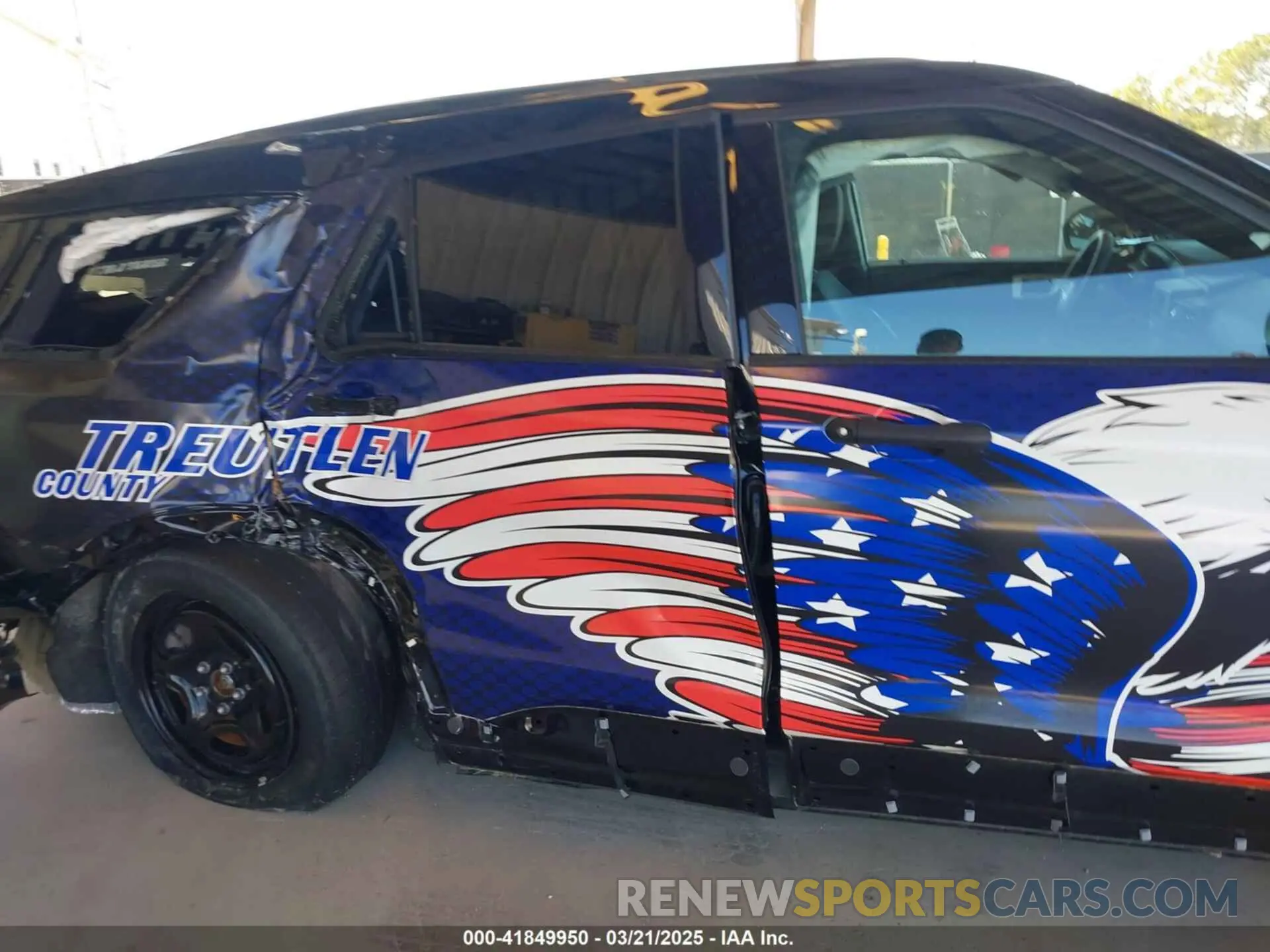 6 Photograph of a damaged car 1FM5K8AC1NGB17619 FORD POLICE INTERCEPTOR 2022