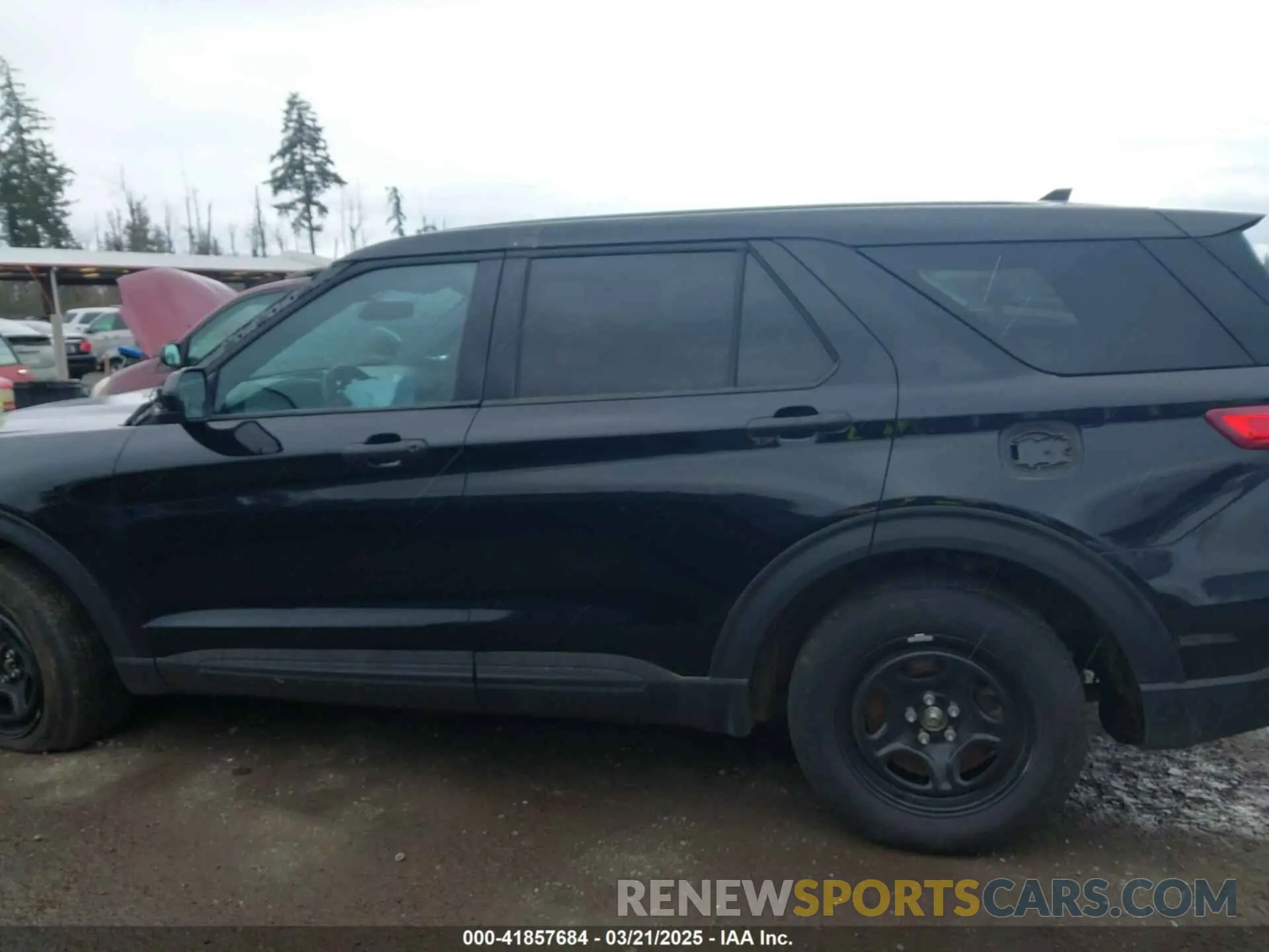 14 Photograph of a damaged car 1FM5K8AW2NNA08981 FORD POLICE INTERCEPTOR 2022