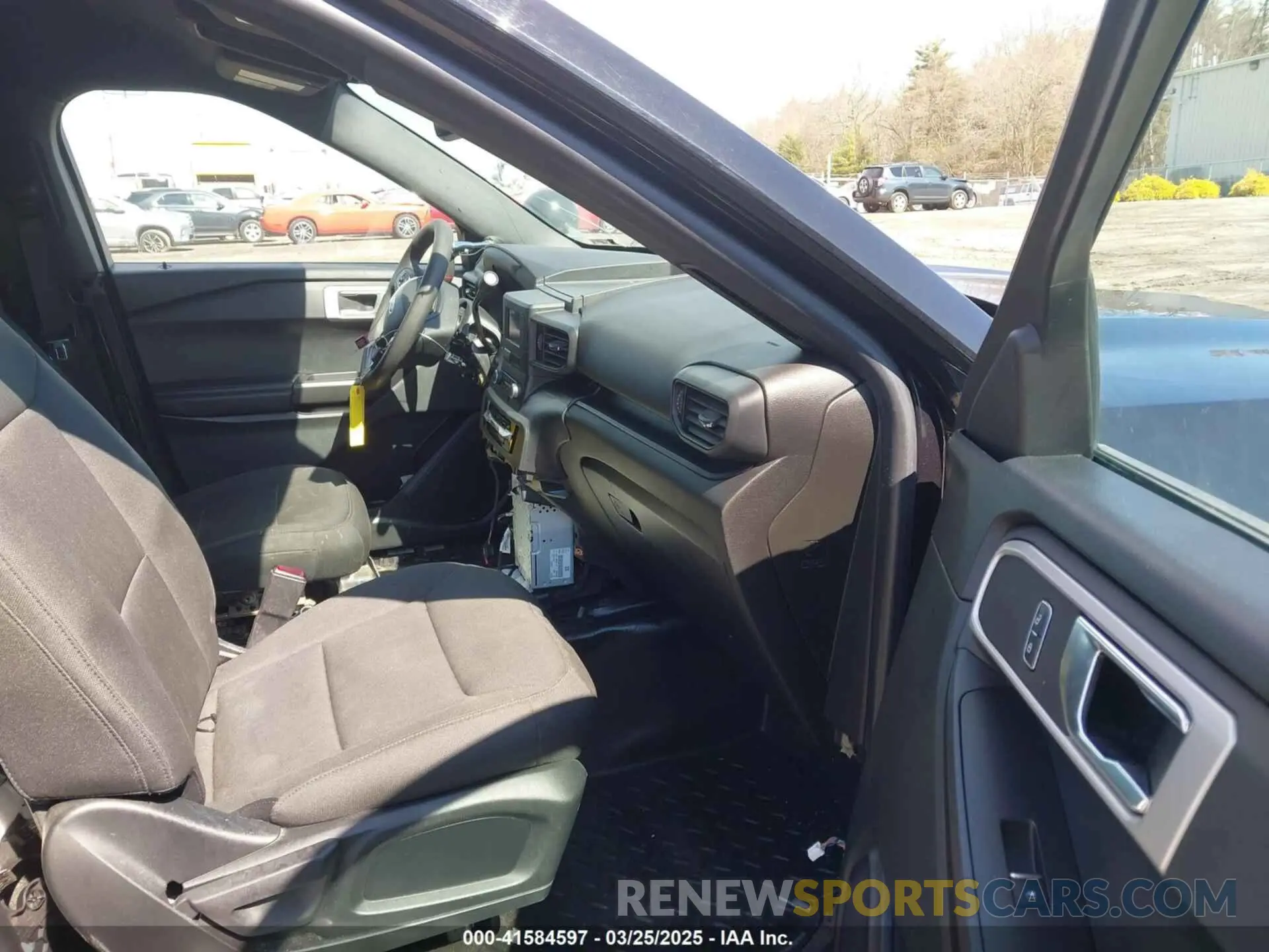 5 Photograph of a damaged car 1FM5K8AW4NNA02325 FORD POLICE INTERCEPTOR 2022