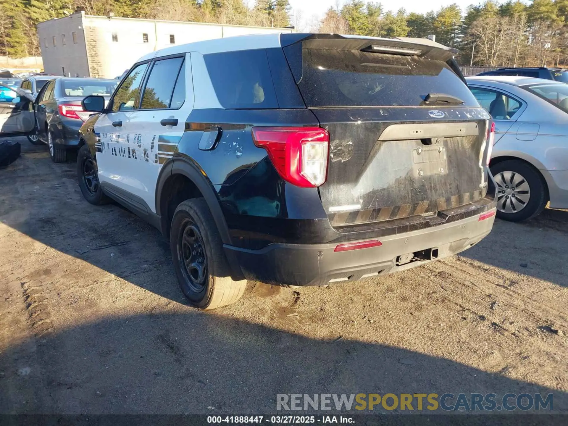 3 Photograph of a damaged car 1FM5K8AW6NNA11771 FORD POLICE INTERCEPTOR 2022