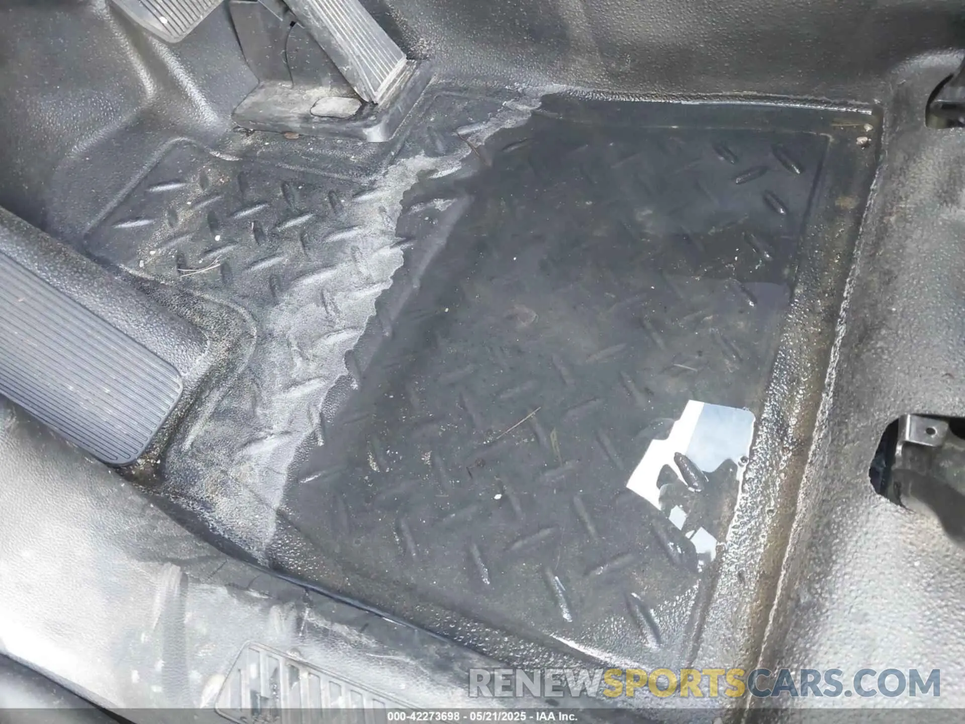 12 Photograph of a damaged car 1FM5K8AB0PGB12986 FORD POLICE INTERCEPTOR 2023
