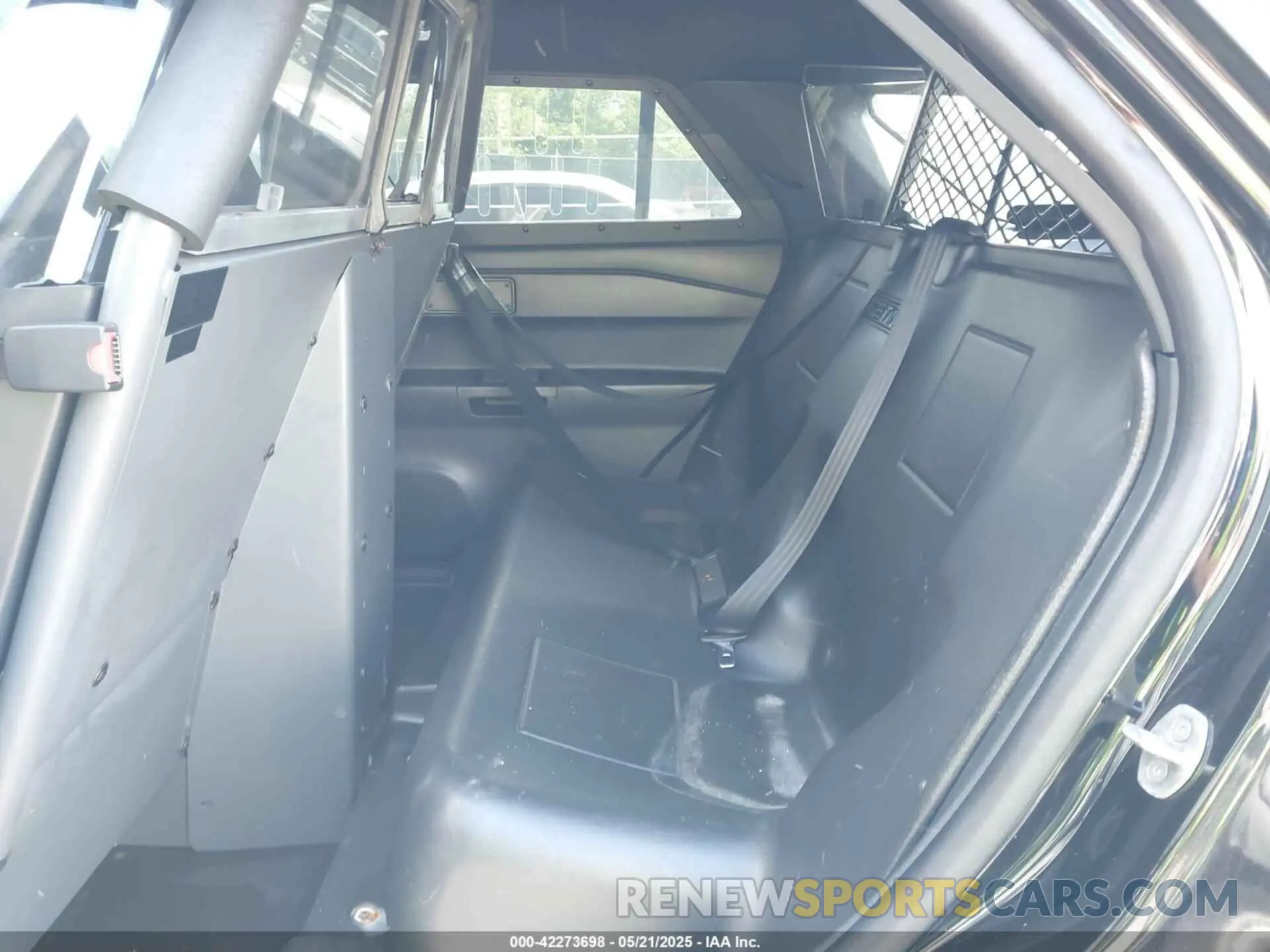 8 Photograph of a damaged car 1FM5K8AB0PGB12986 FORD POLICE INTERCEPTOR 2023