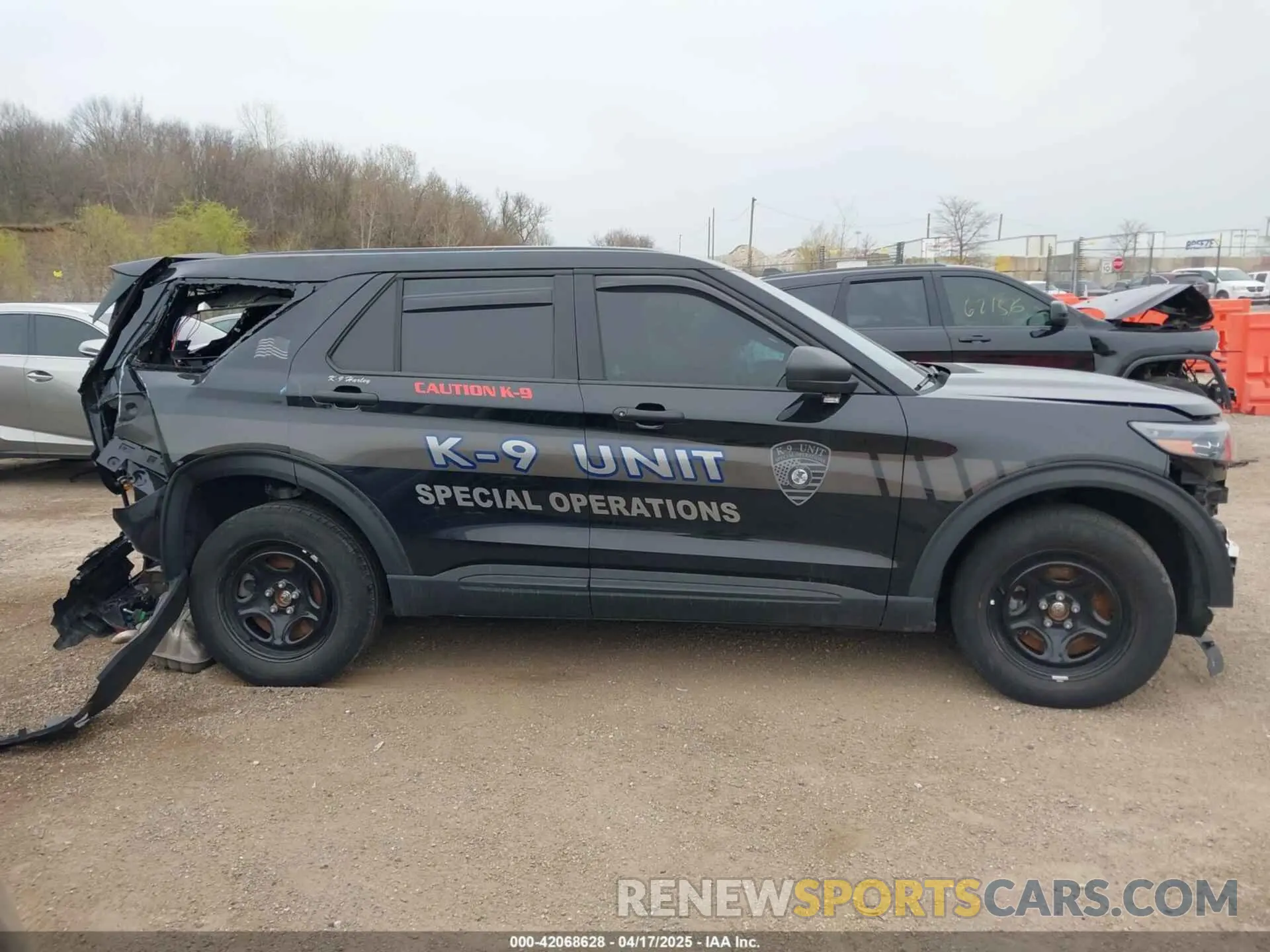13 Photograph of a damaged car 1FM5K8AB1PGA03761 FORD POLICE INTERCEPTOR 2023