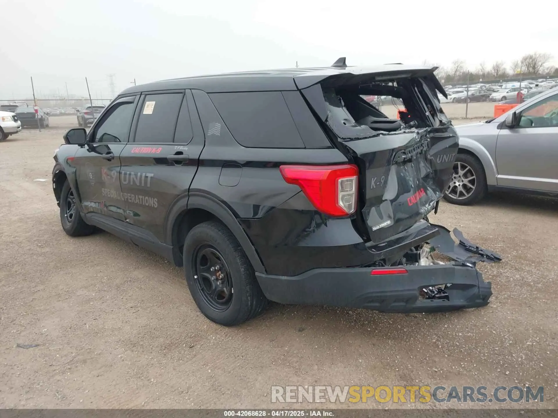 3 Photograph of a damaged car 1FM5K8AB1PGA03761 FORD POLICE INTERCEPTOR 2023