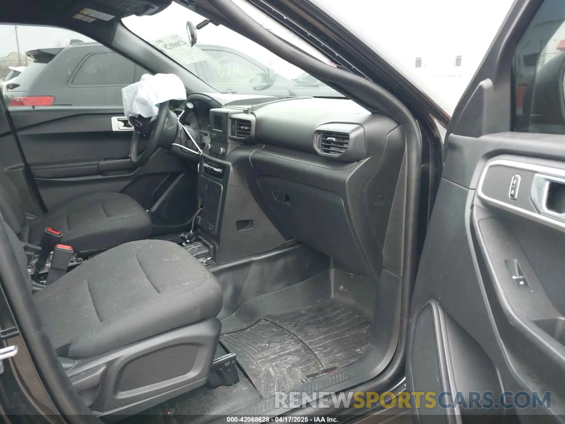 5 Photograph of a damaged car 1FM5K8AB1PGA03761 FORD POLICE INTERCEPTOR 2023