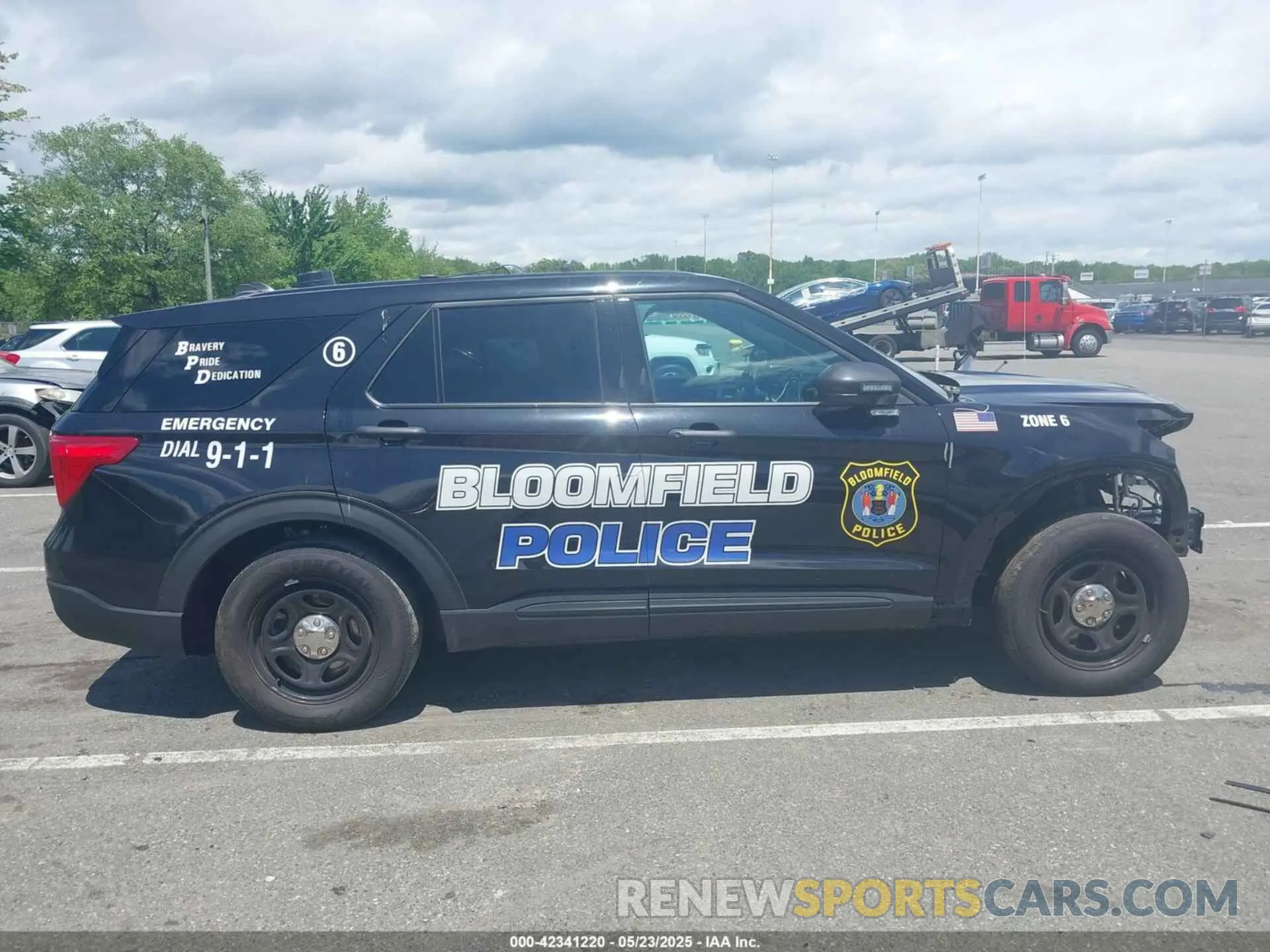 12 Photograph of a damaged car 1FM5K8AB1PGC18265 FORD POLICE INTERCEPTOR 2023