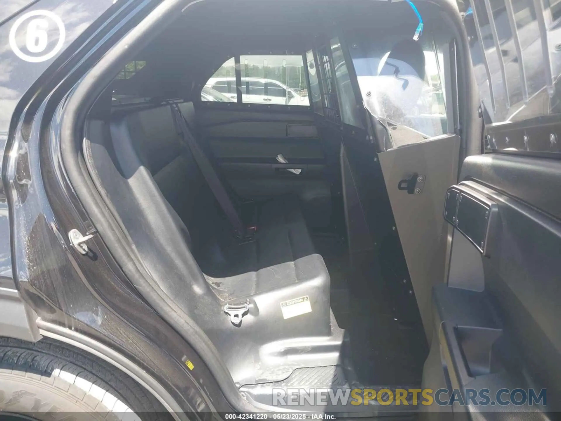 8 Photograph of a damaged car 1FM5K8AB1PGC18265 FORD POLICE INTERCEPTOR 2023