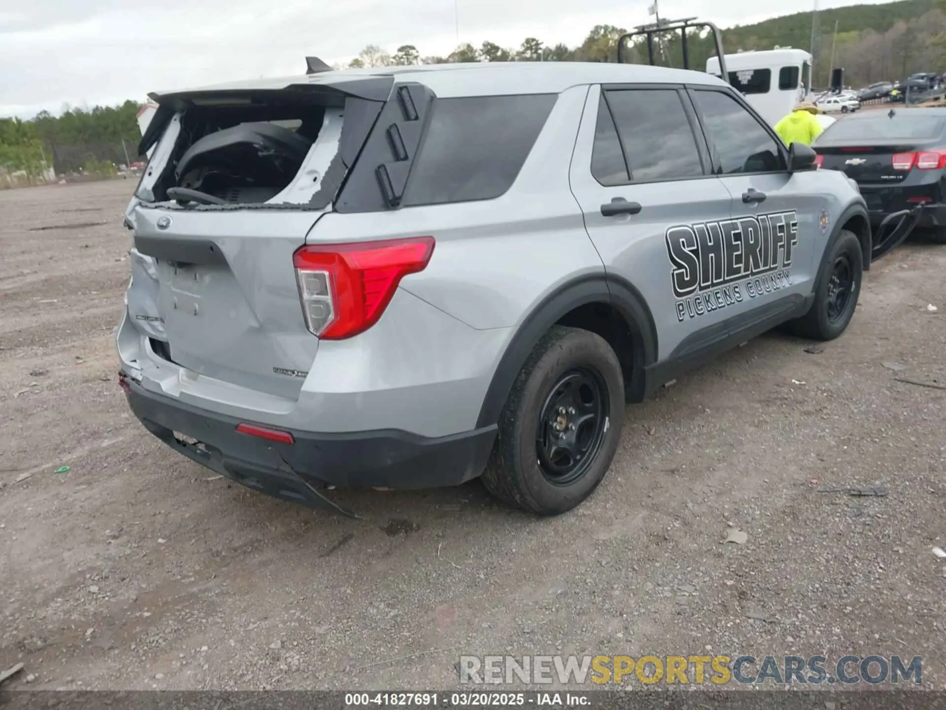 4 Photograph of a damaged car 1FM5K8AB2PGA36574 FORD POLICE INTERCEPTOR 2023