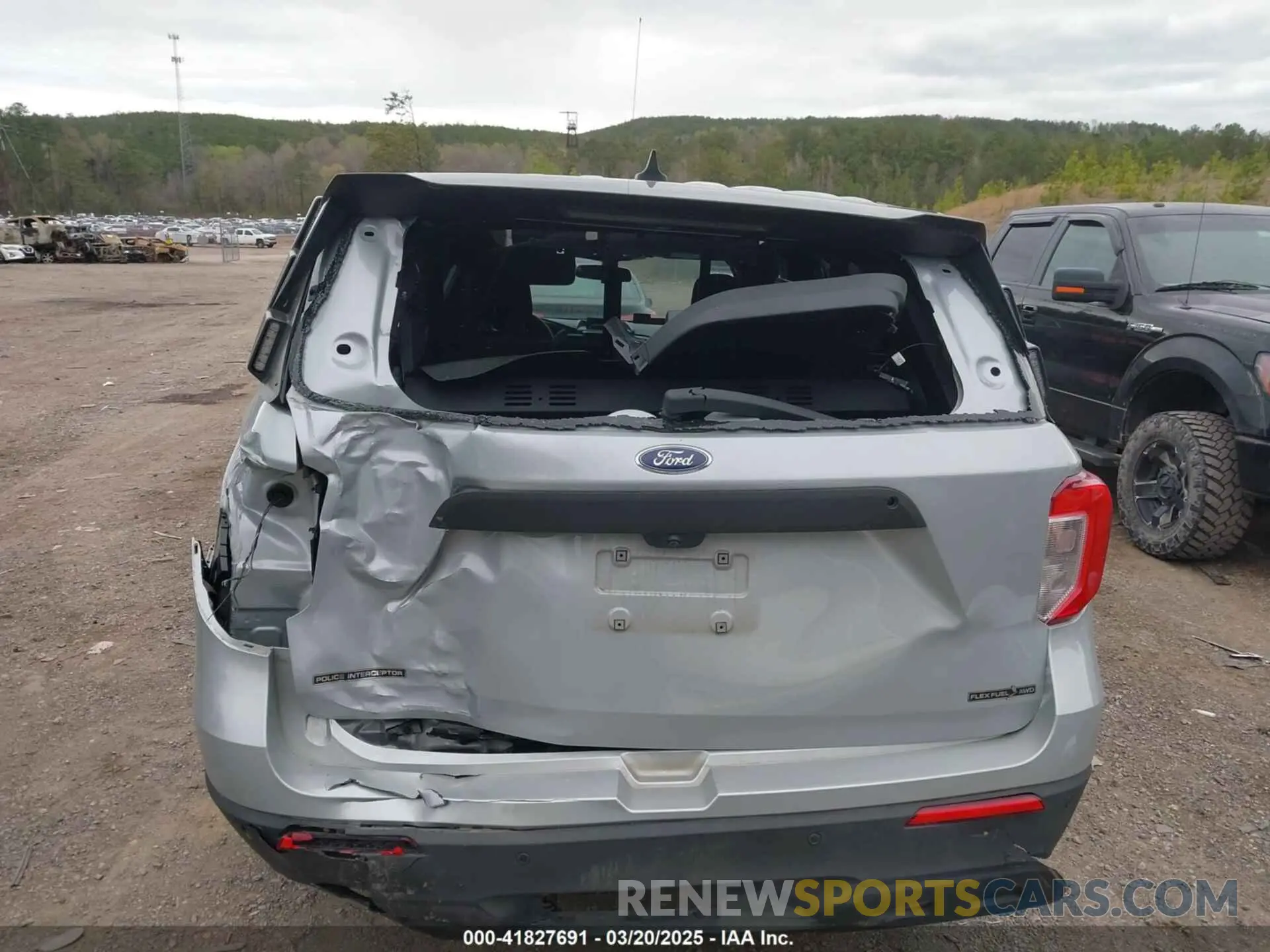 6 Photograph of a damaged car 1FM5K8AB2PGA36574 FORD POLICE INTERCEPTOR 2023