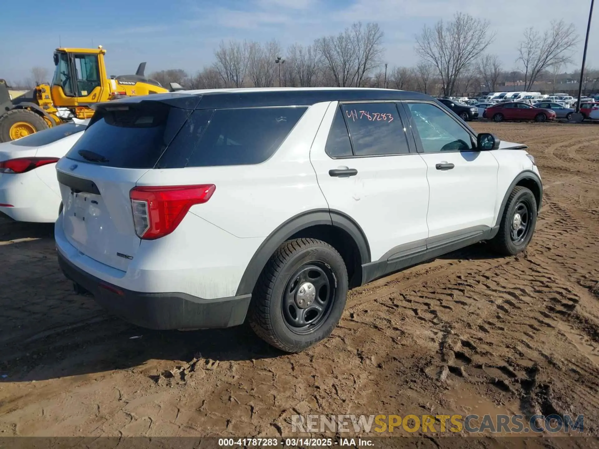 4 Photograph of a damaged car 1FM5K8AB2PGB69139 FORD POLICE INTERCEPTOR 2023