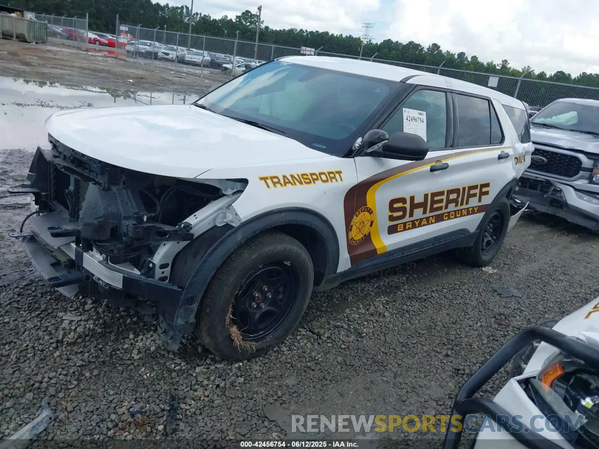 2 Photograph of a damaged car 1FM5K8AB3PGA62276 FORD POLICE INTERCEPTOR 2023