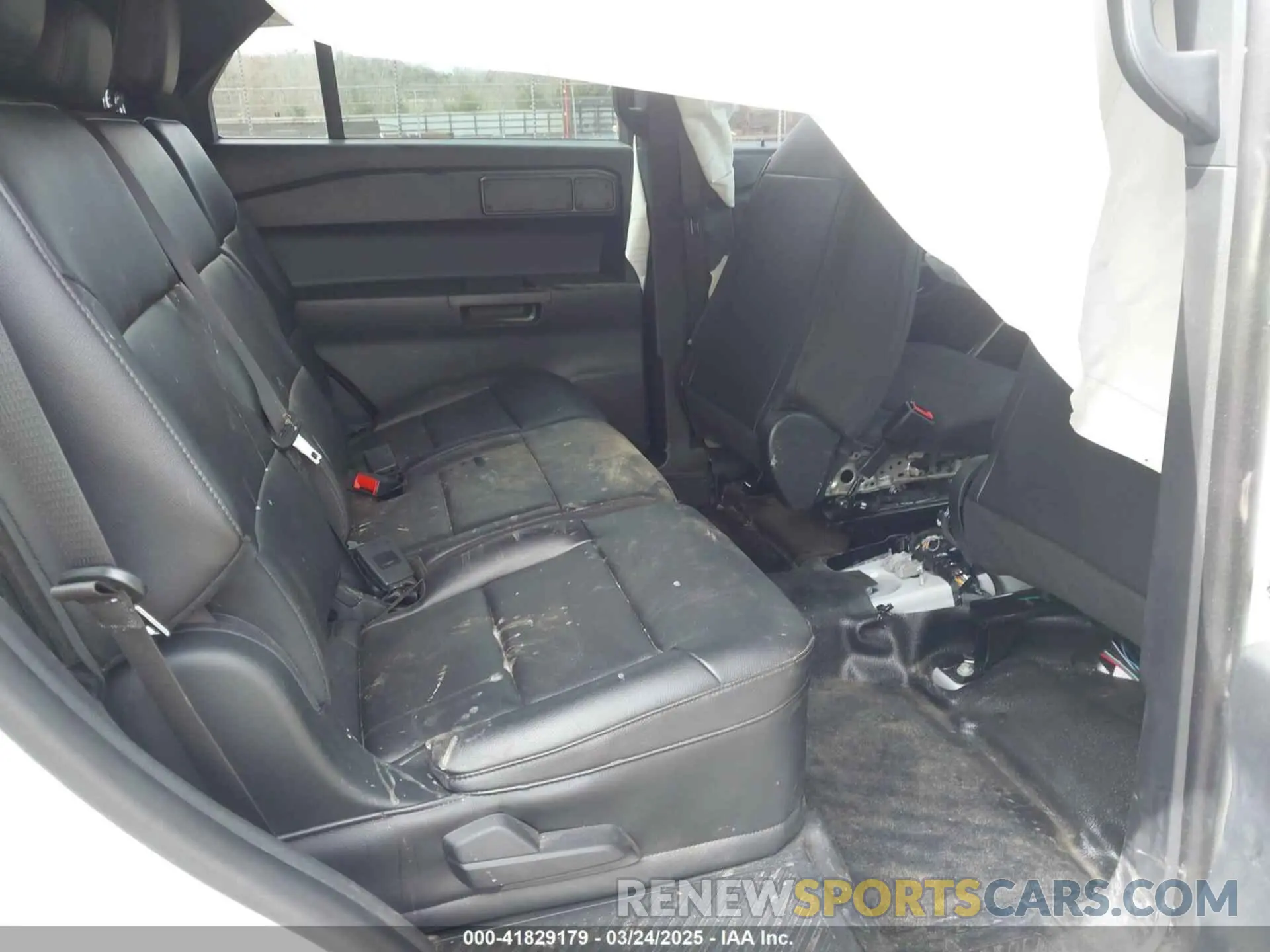 8 Photograph of a damaged car 1FM5K8AB3PGA62908 FORD POLICE INTERCEPTOR 2023